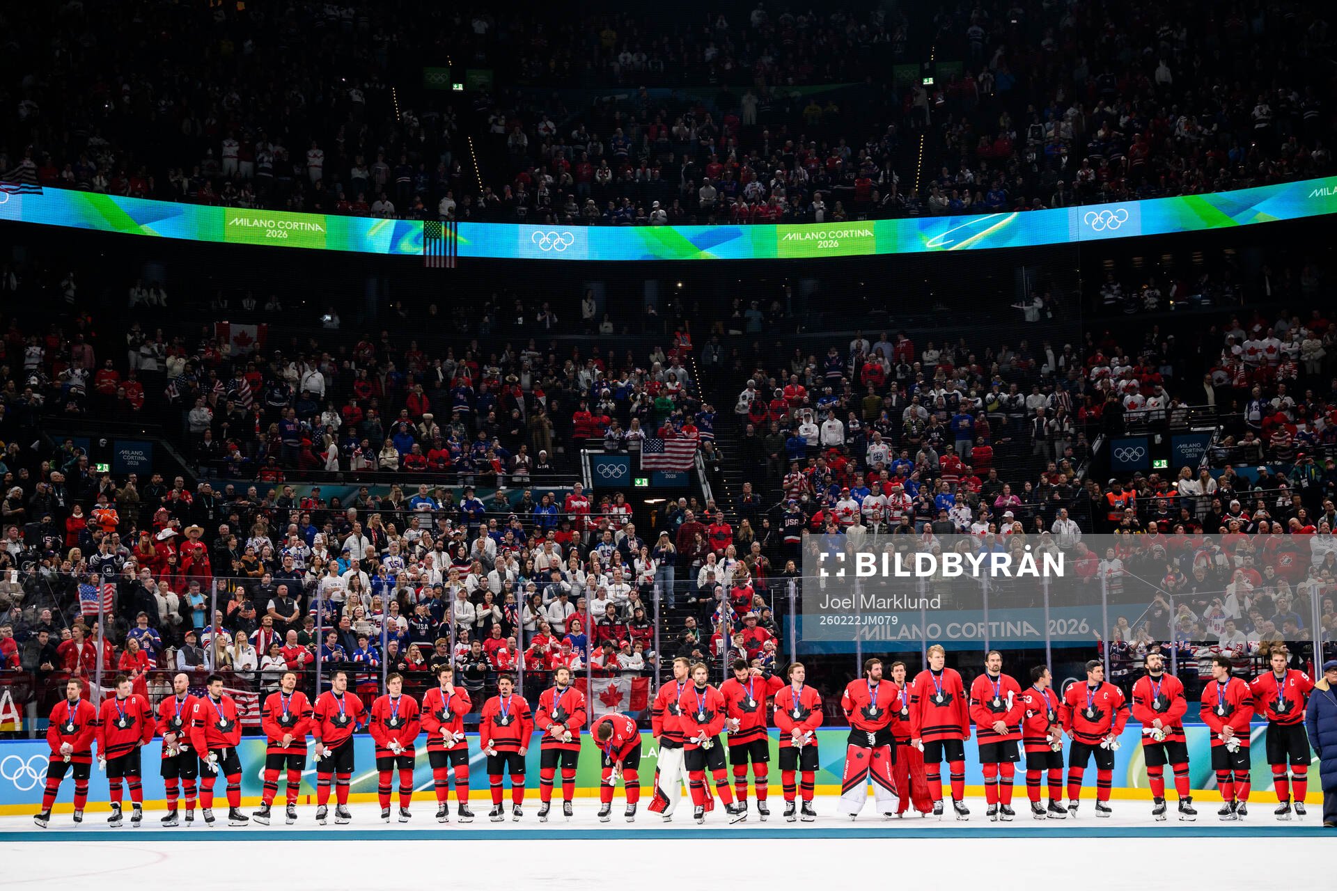 Players of Canada looks dejected