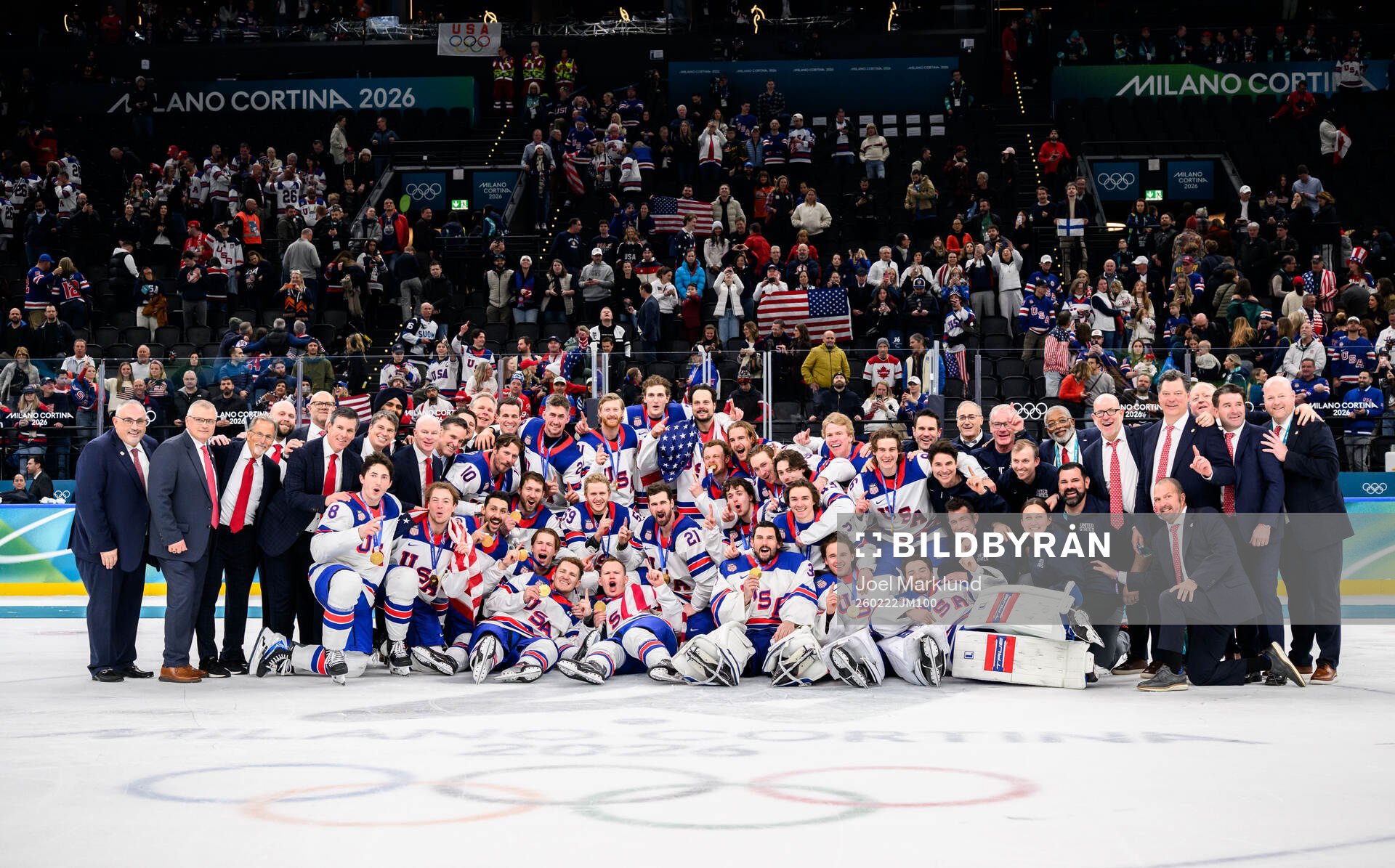 Players of USA celebrate