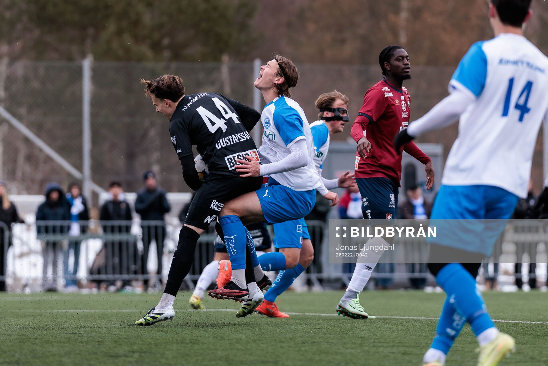 Örgrytes målvakt Hampus Gustafsson och Värnamos Hugo