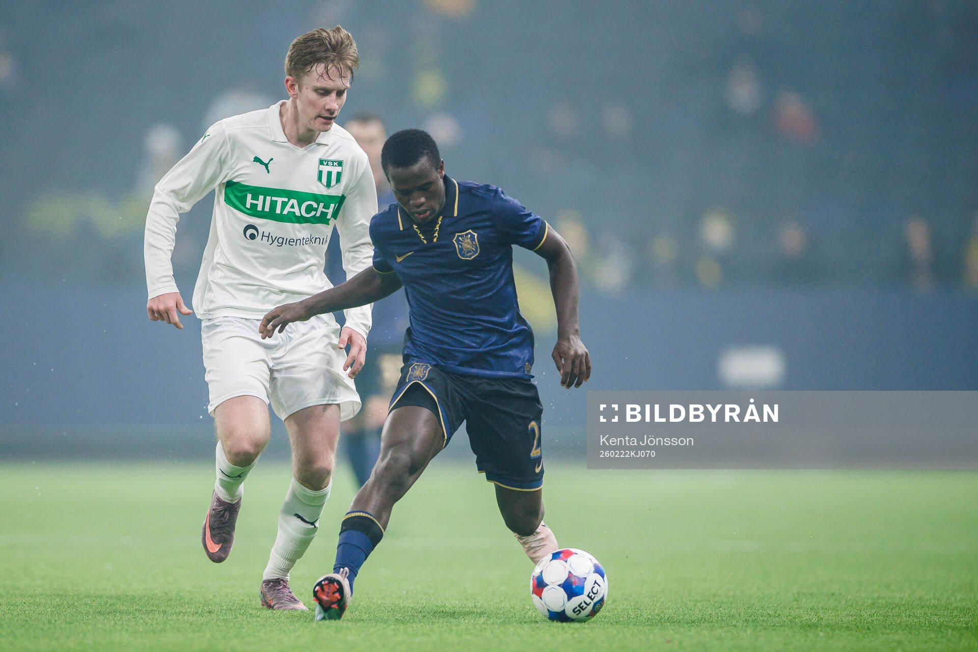 Västerås Karl Gunnarsson och AIKs Stanley Wilson Omondi