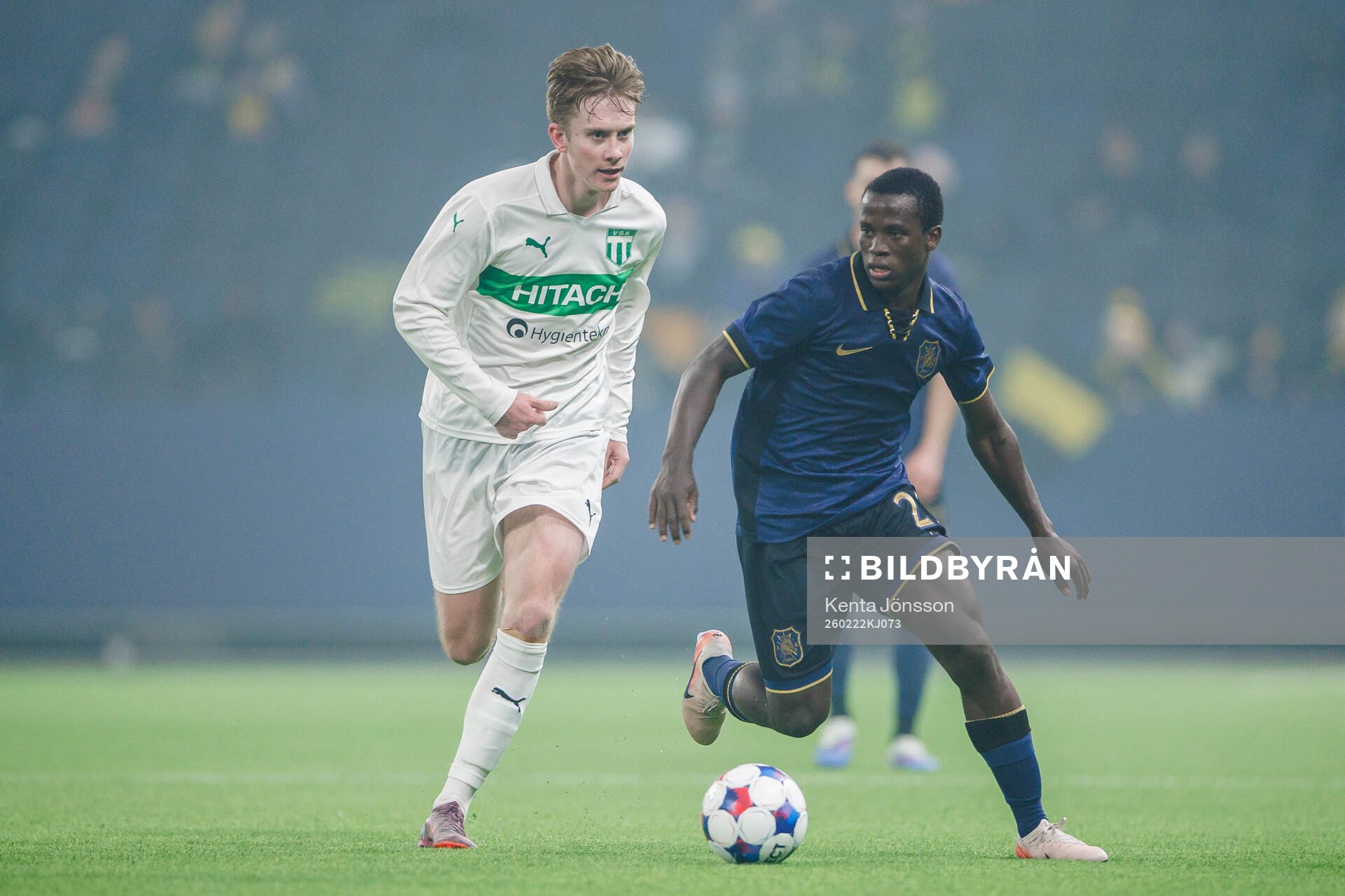 Västerås Karl Gunnarsson och AIKs Stanley Wilson Omondi
