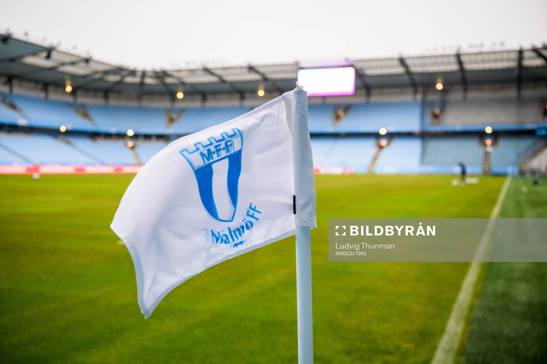 Hörnflaggan med Malmö FFs emblem