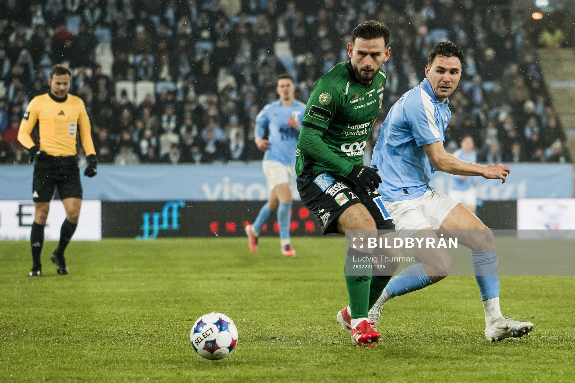 Varbergs Gustav Broman och Malmö FFs Yanis Karabelyov