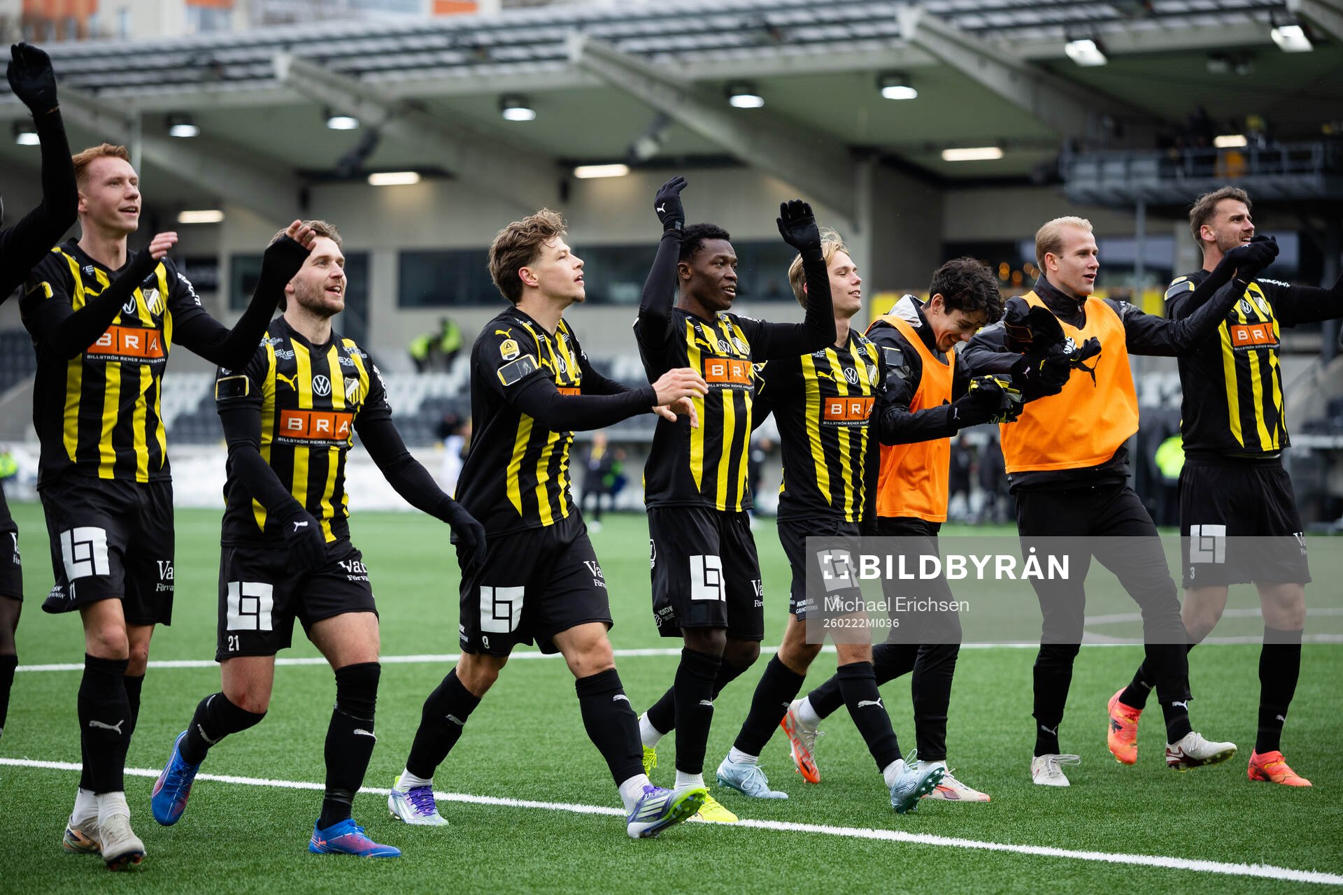 Häckens spelare jublar