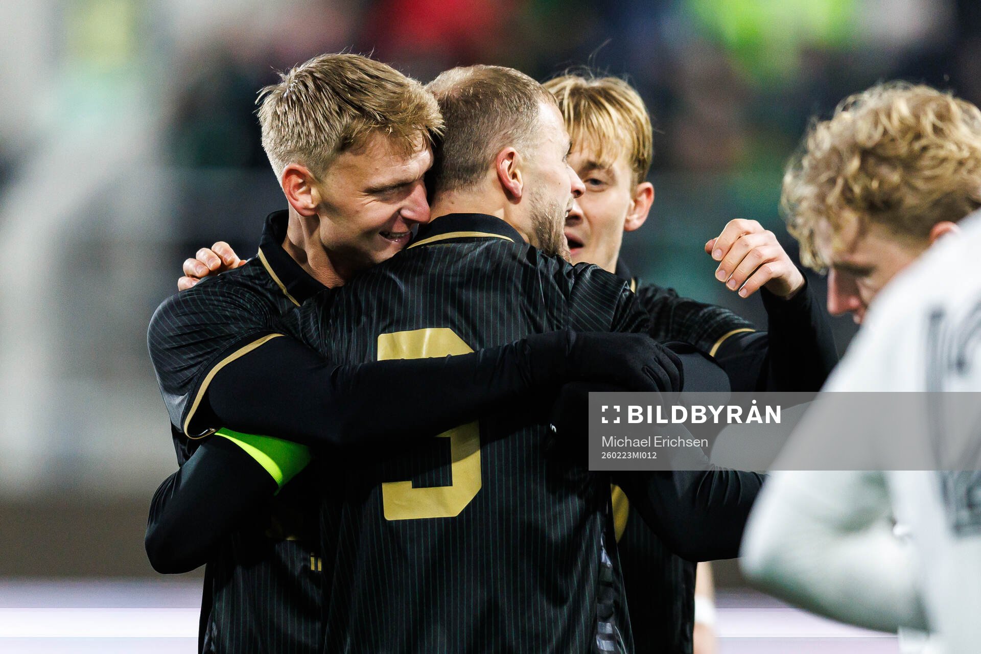 GAIS Gustav Lundgren jublar med lagkamrater
