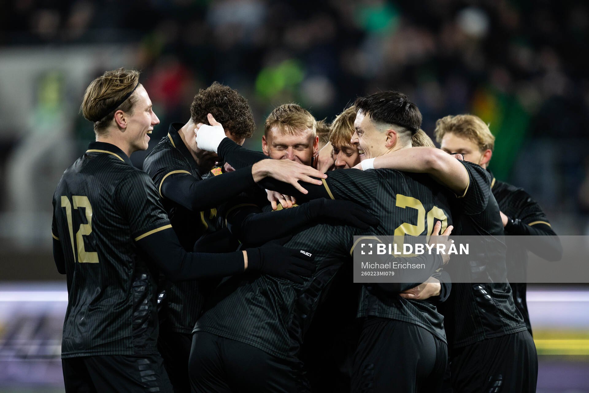 GAIS Gustav Lundgren jublar med lagkamrater