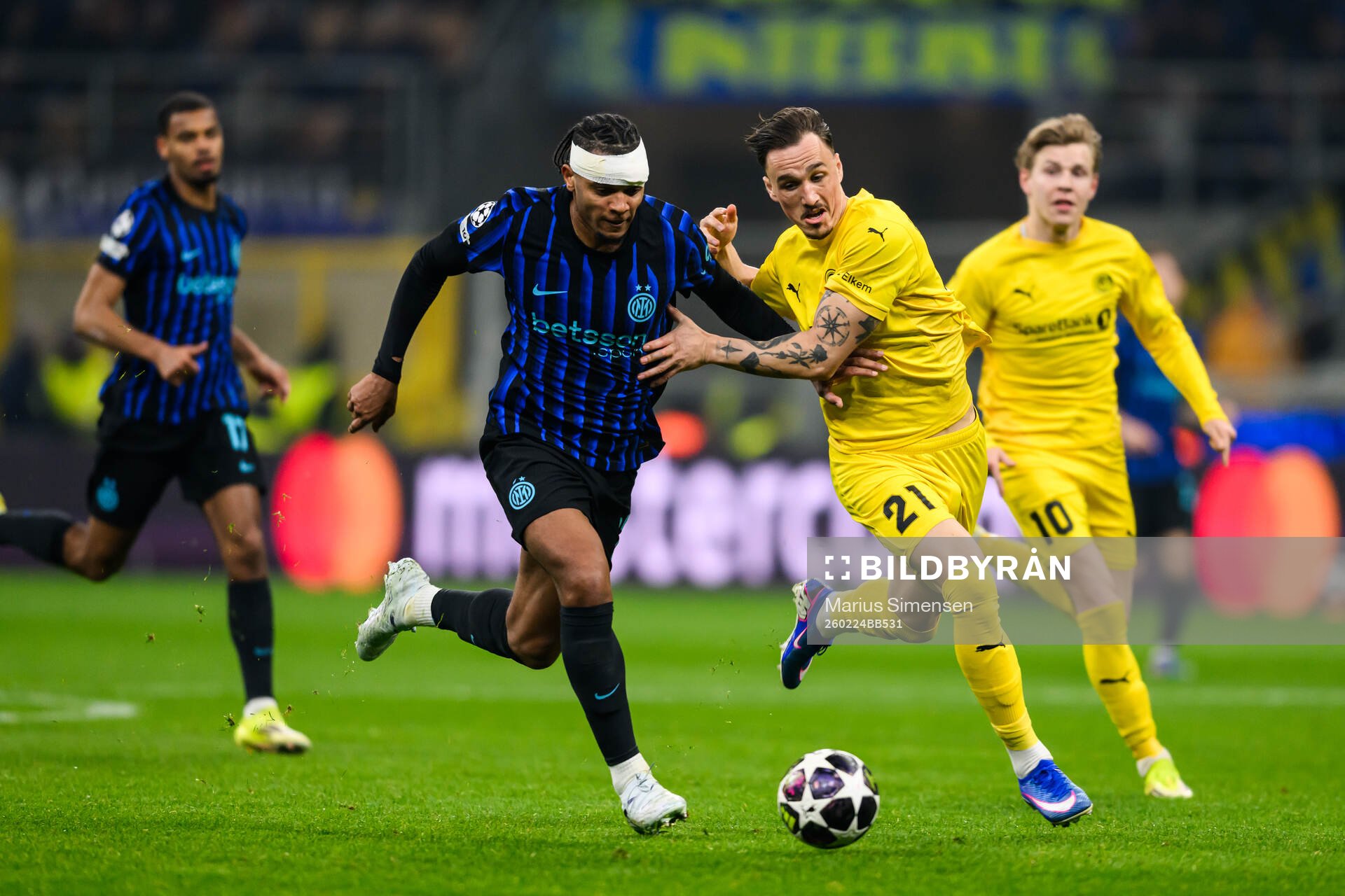 Manuel Akanji of Inter and Andreas Helmersen of Bodø/Glimt