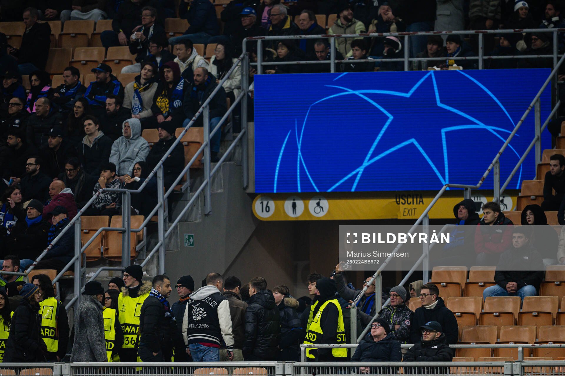 Spectators leaves San Siro