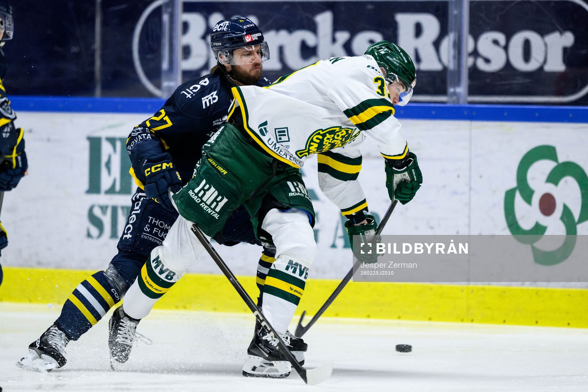 Södertäljes Daniel Norbe och Björklövens Joel Mustonen