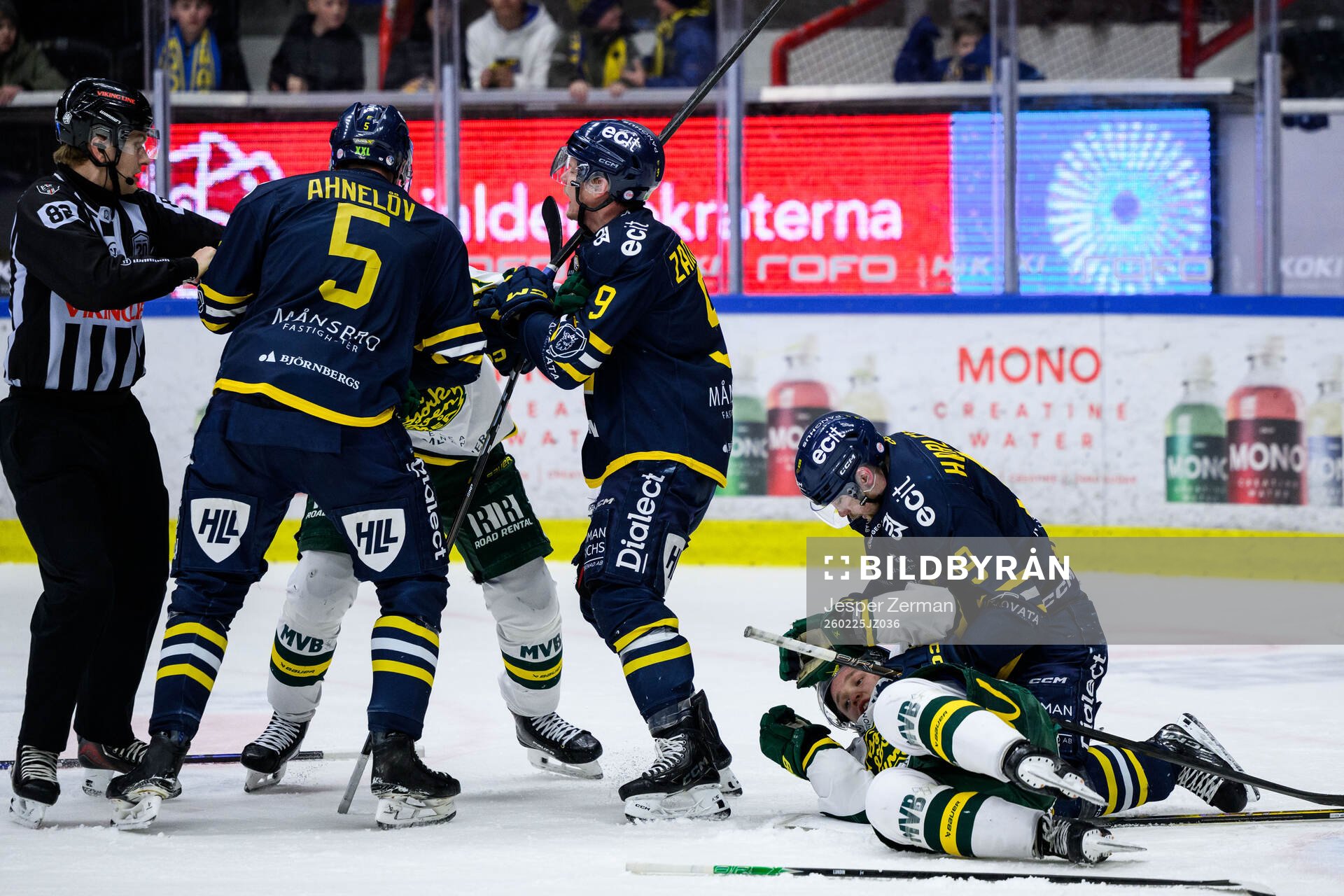 Björklövens Liam Dower Nilsson och Södertäljes Hampus