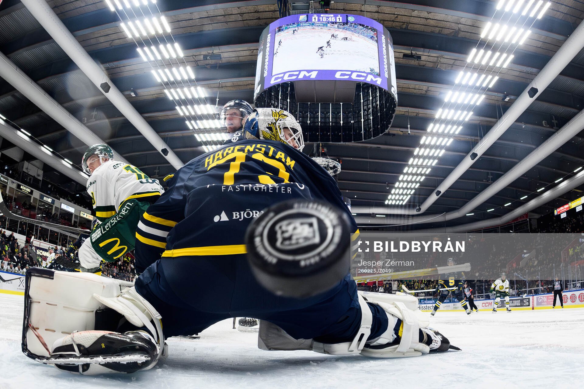 Södertäljes målvakt Love Härenstam släpper in 1-2