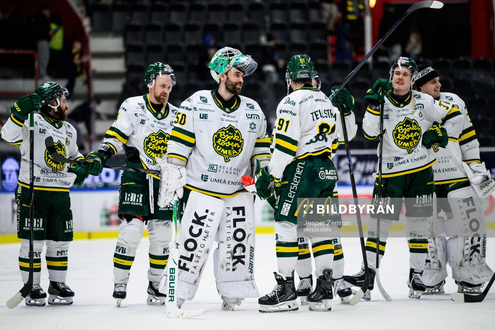 Björklövens målvakt Frans Tuohimaa och Oscar Tellström