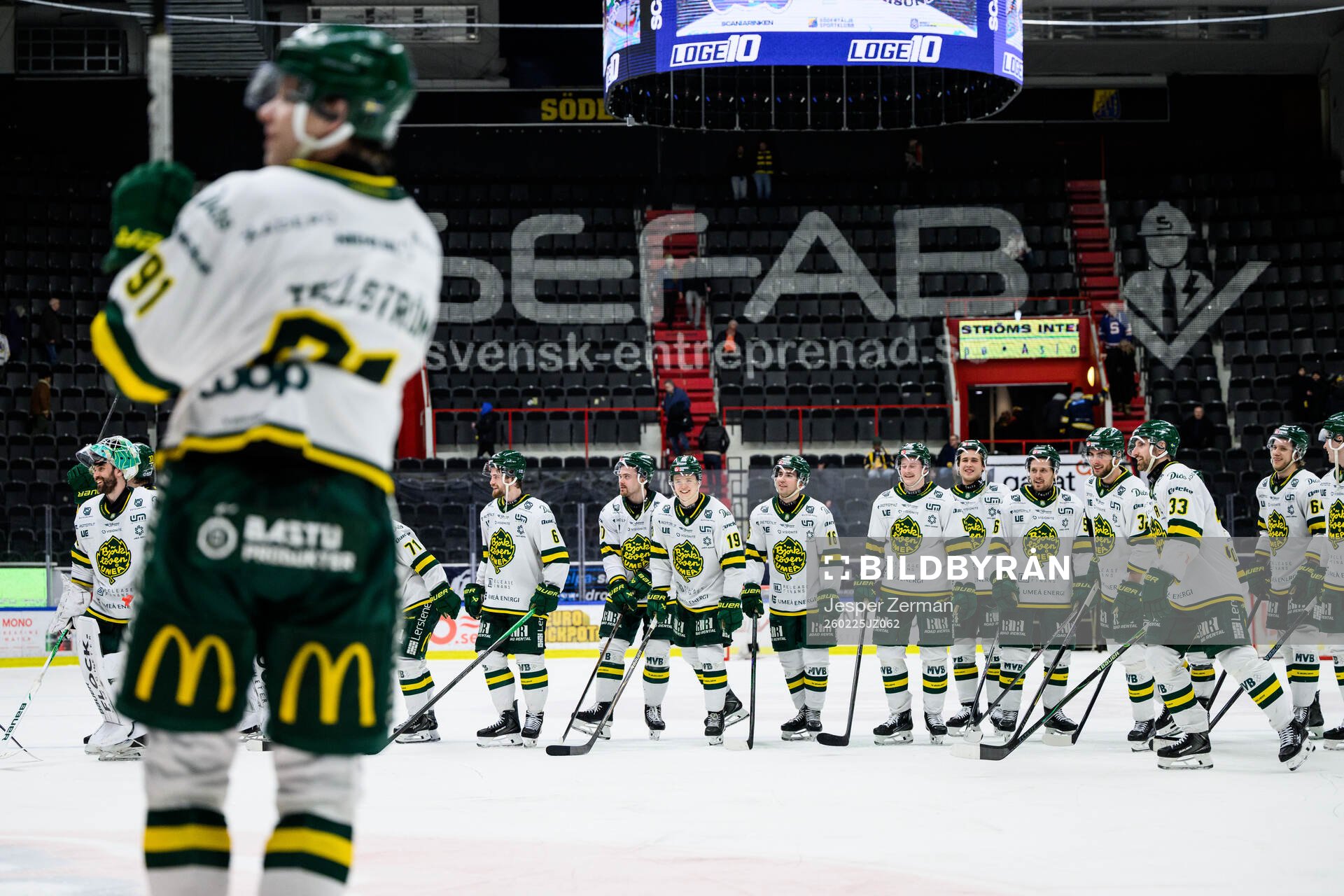 Björklövens spelare jublar