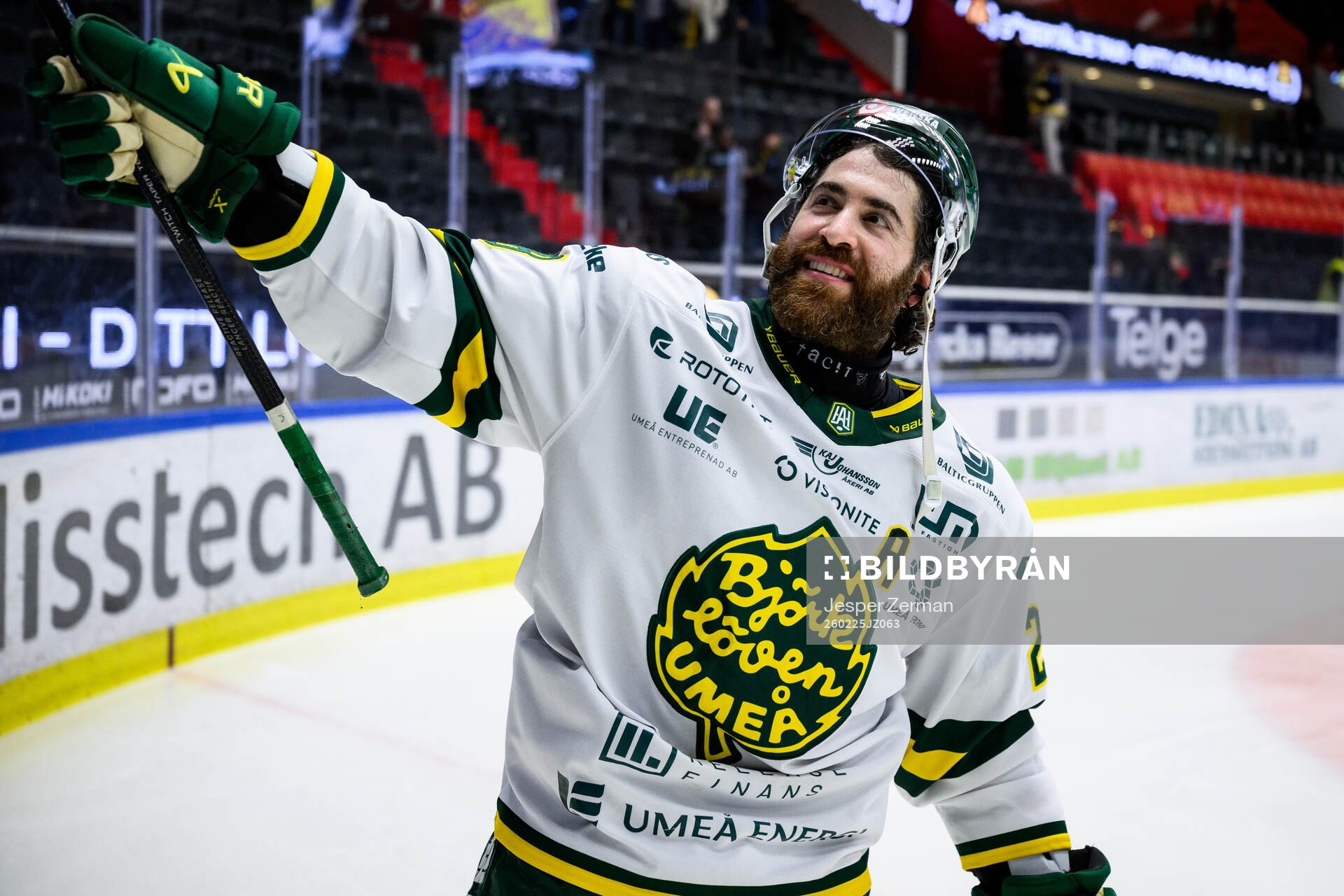 Björklövens Mathew Maione jublar