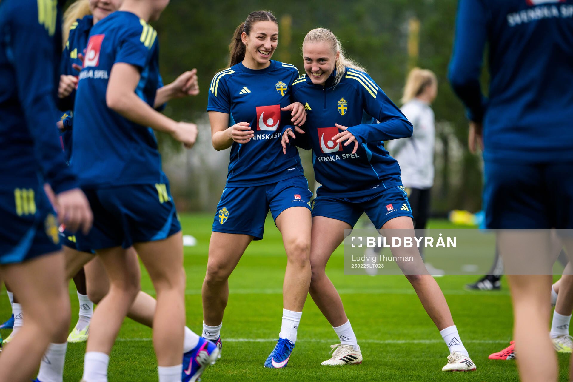 Rosa Kafaji and Elma Junttila Nelhage of the Swedish