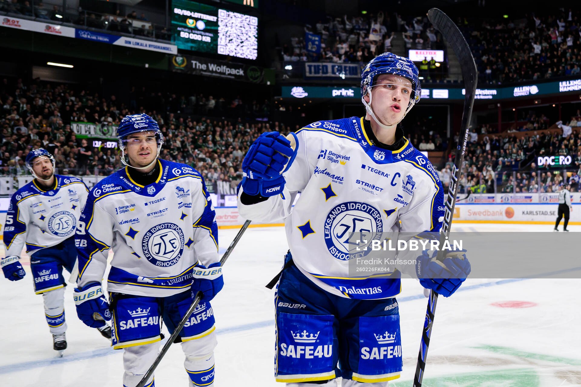 Leksands Lukas Vejdemo jublar