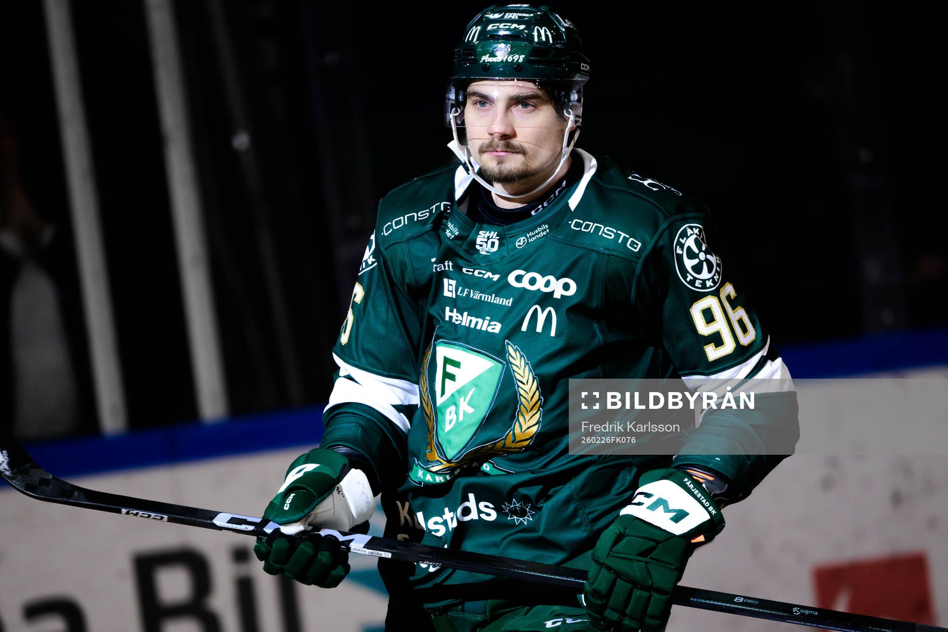 Färjestads David Tomasek jublar