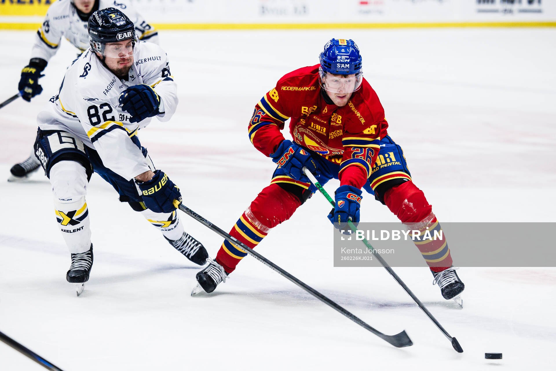 s Santeri Hatakka och Djurgårdens Samuel Solem