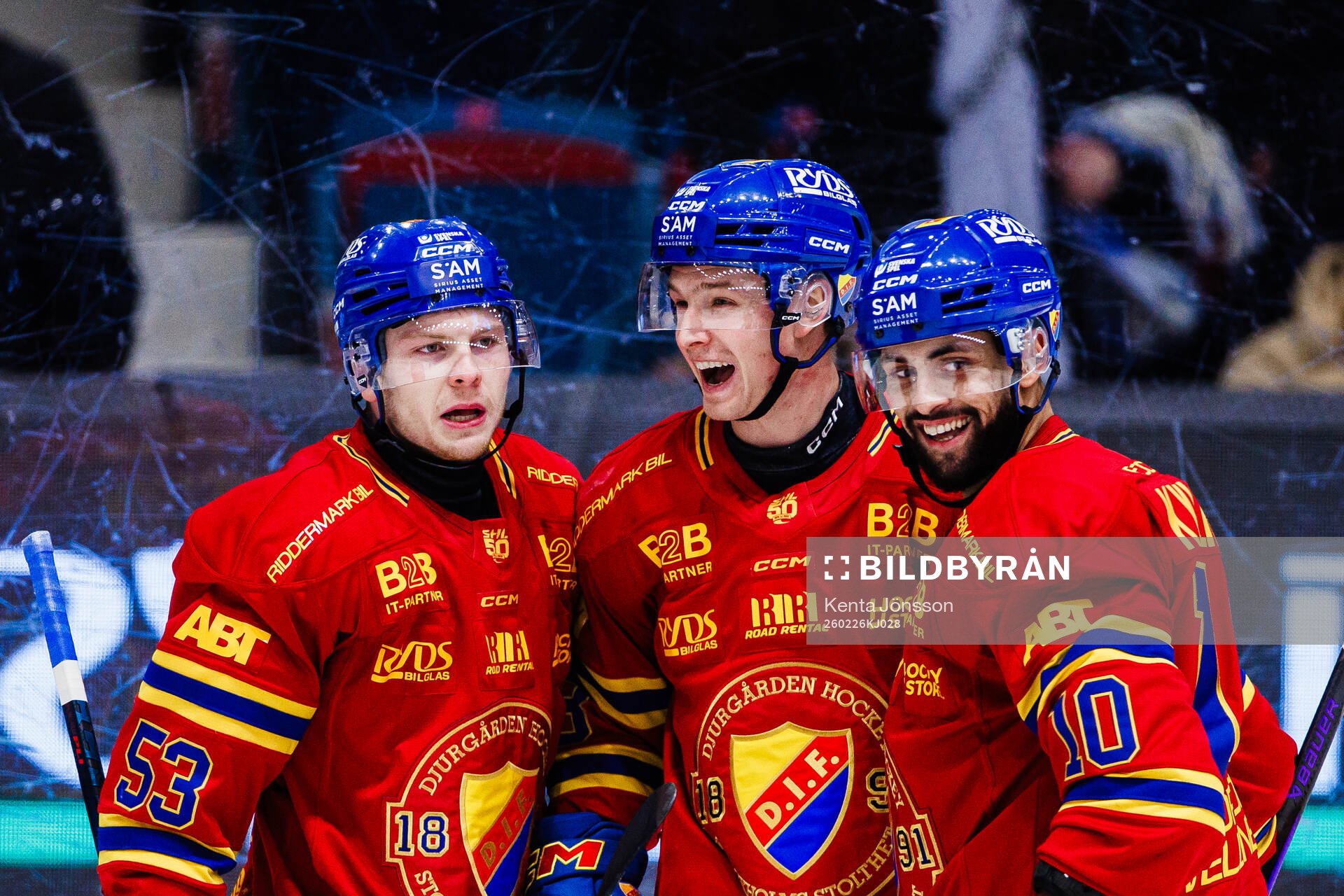 Djurgårdens Gustav Lindström jublar med lagkamrater David