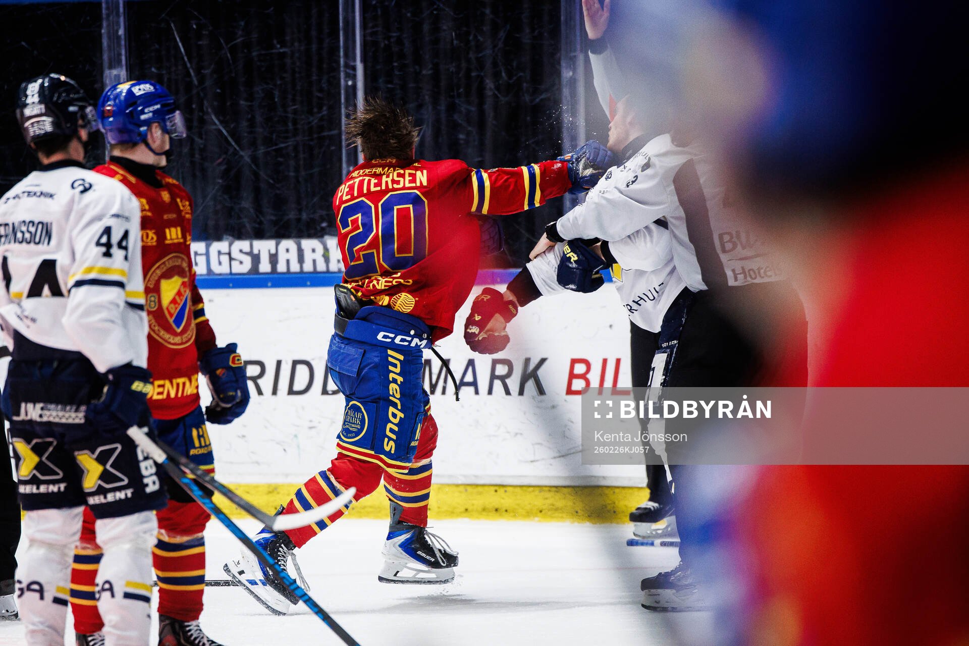 Djurgårdens Mathias Emilio Pettersen och HV71s William