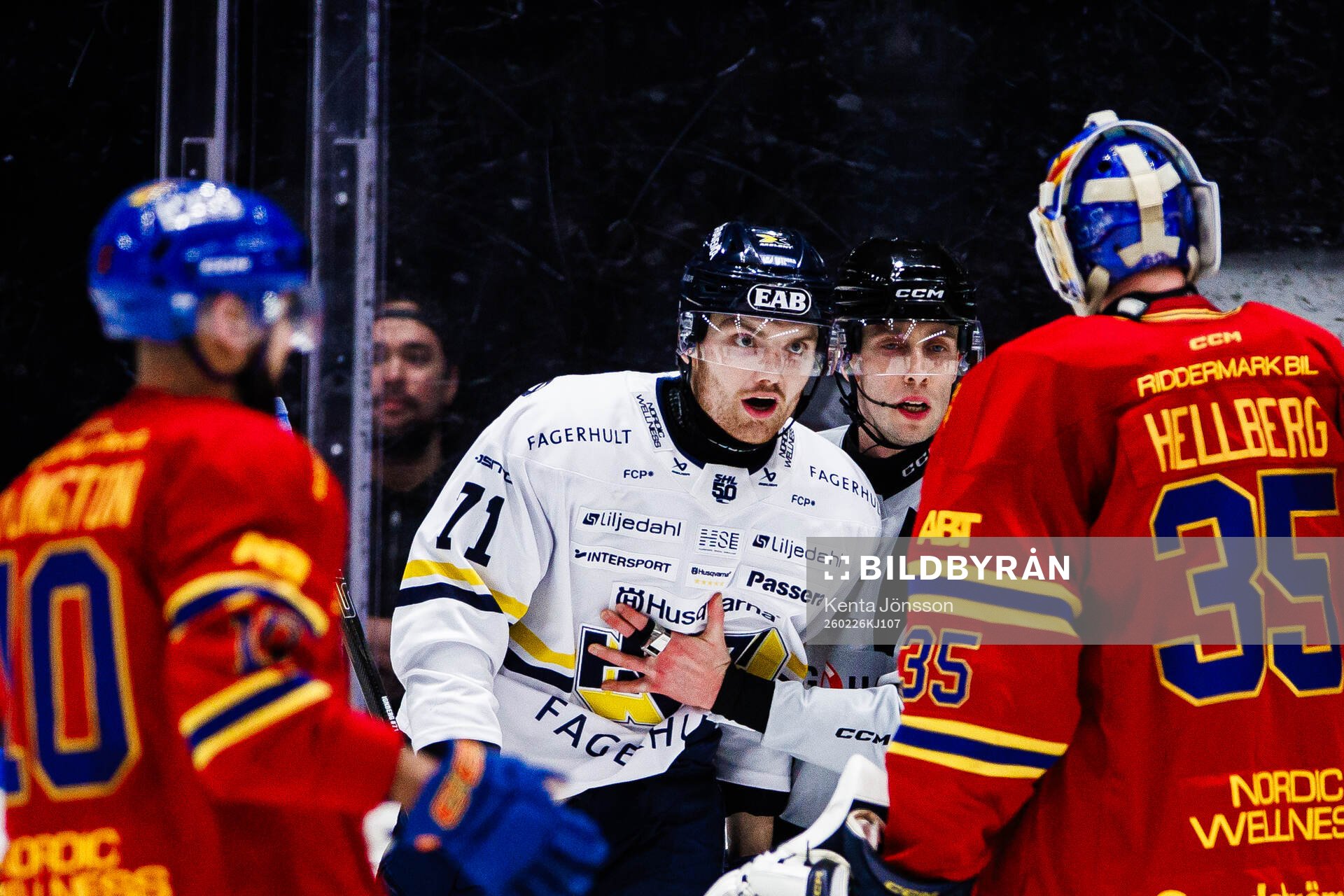 s William Ignberg Nilsson och Djurgårdens målvakt Magnus