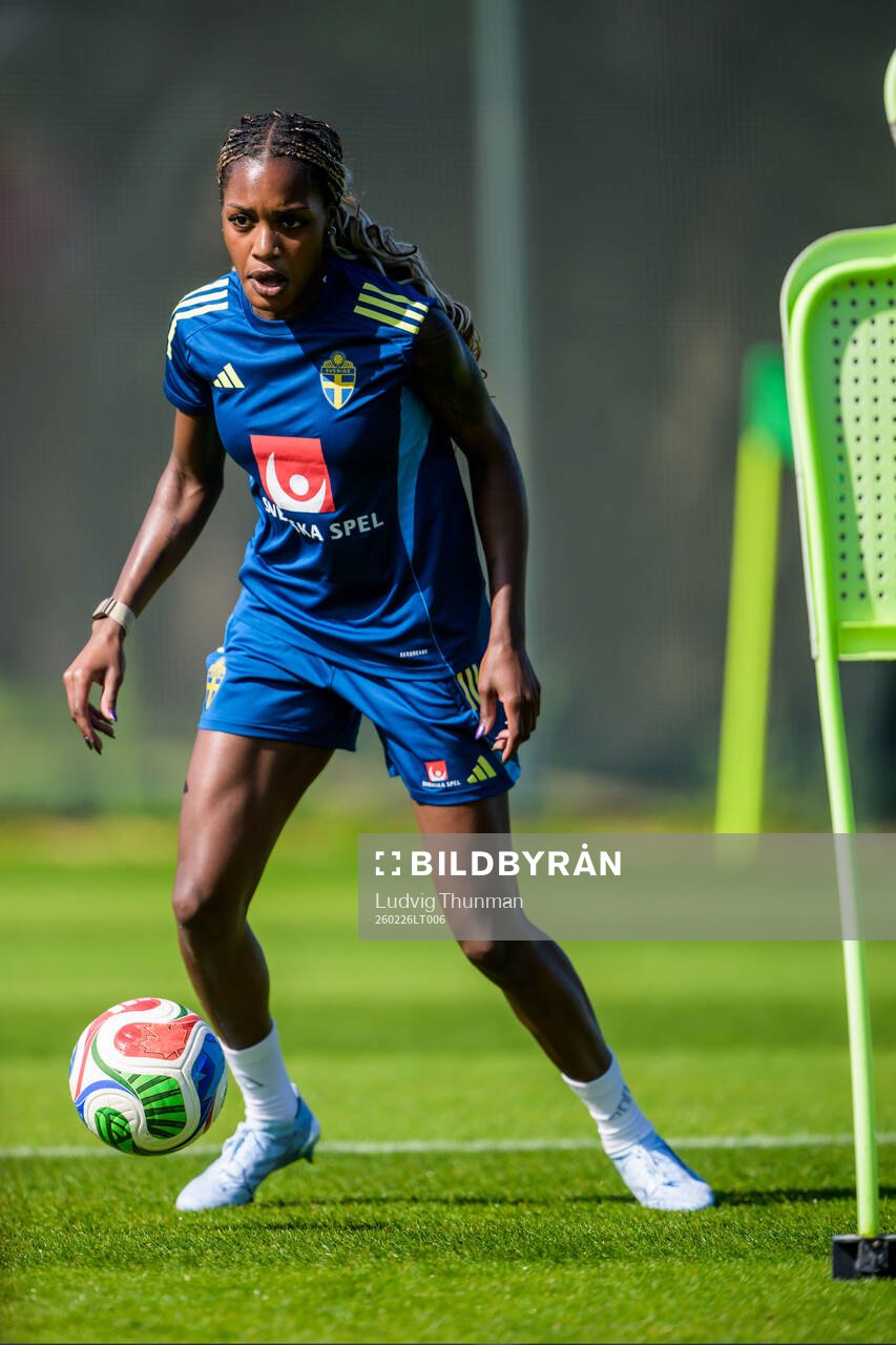 Evelyn Ijeh of the Swedish women's national football team