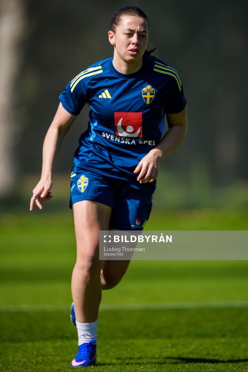 Cornelia Kapocs of the Swedish women's national football
