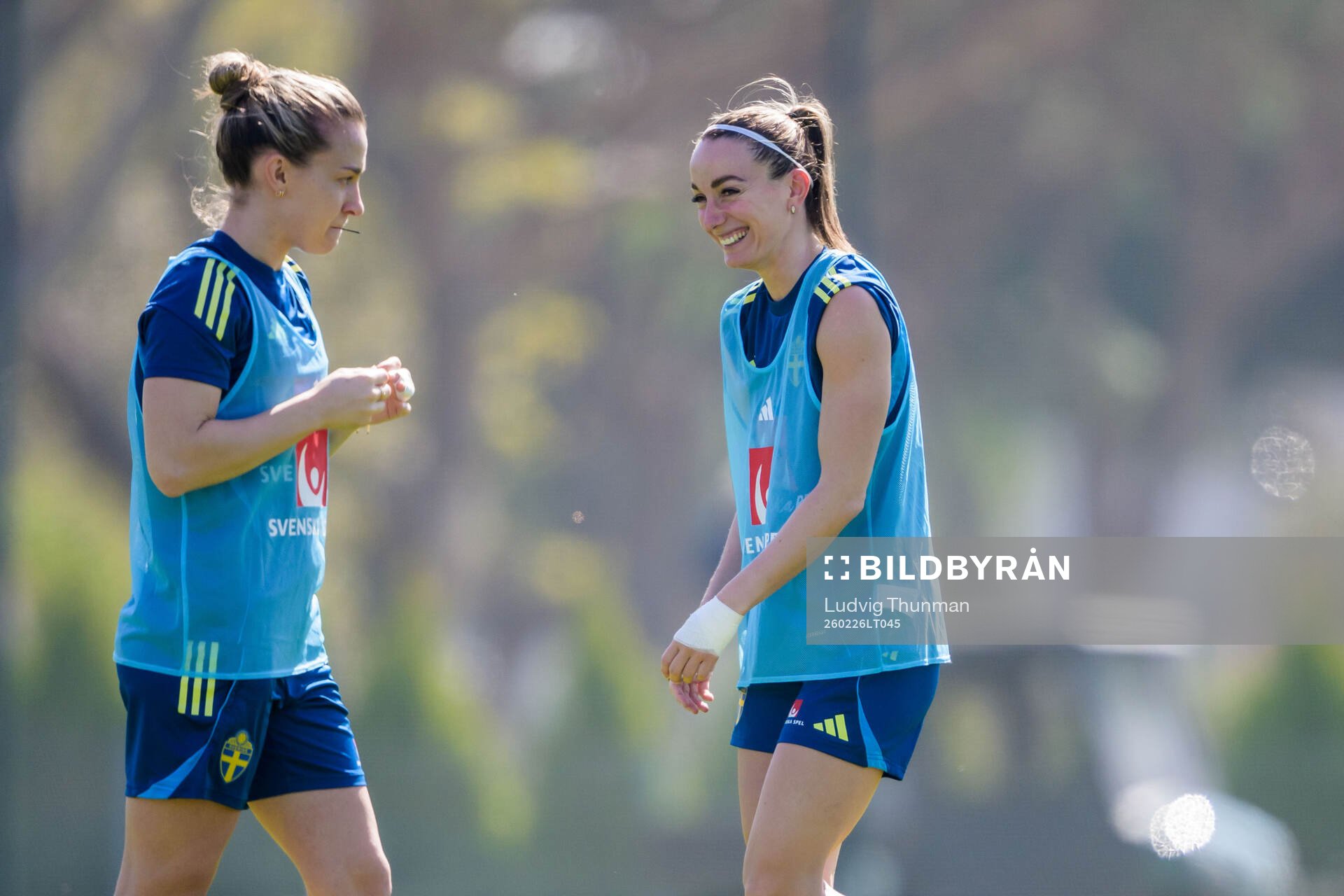 Julia Zigiotti Olme and Kosovare Asllani of the Swedish