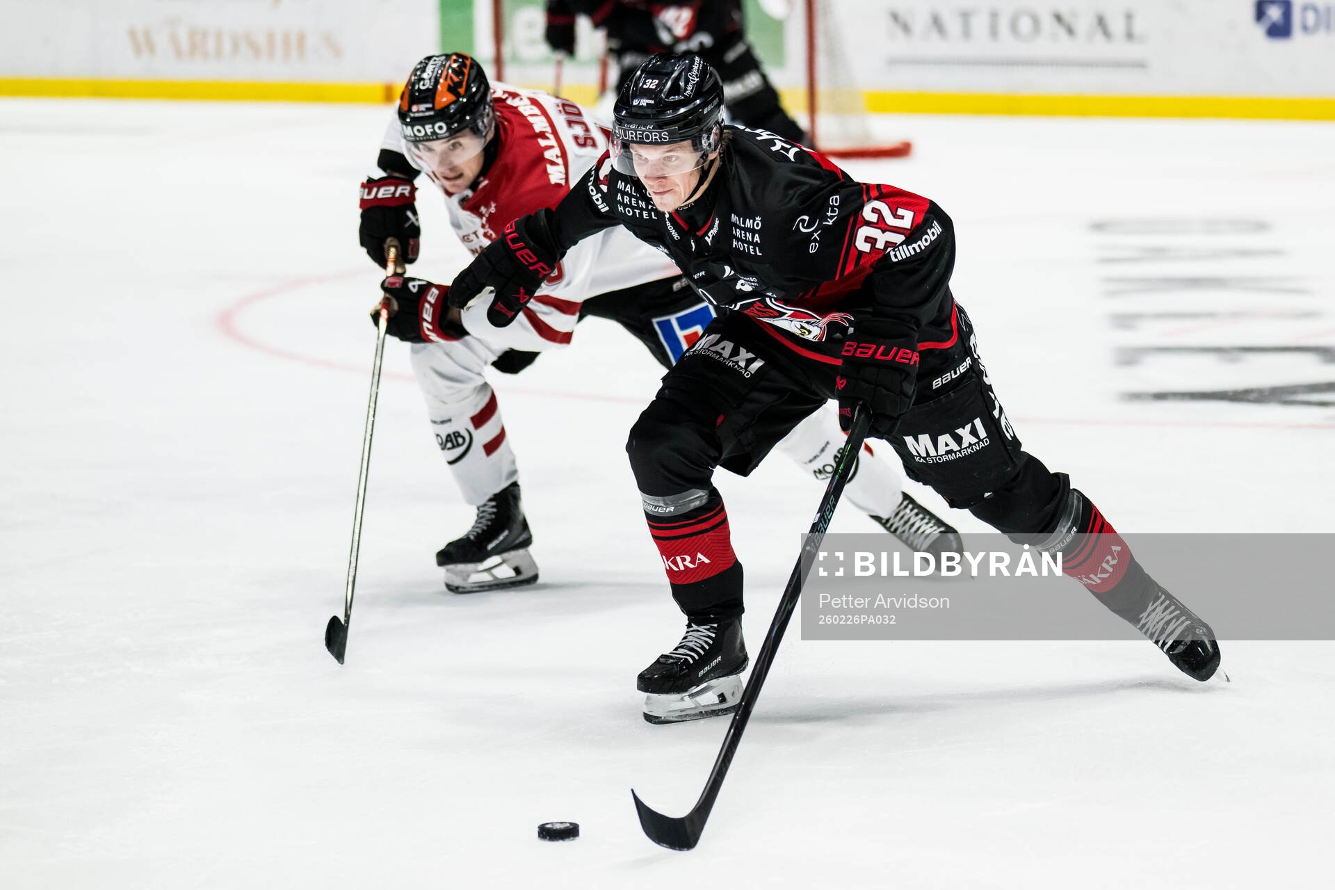 Örebros Svante Sjödin och Malmö Redhawks Joona Ikonen
