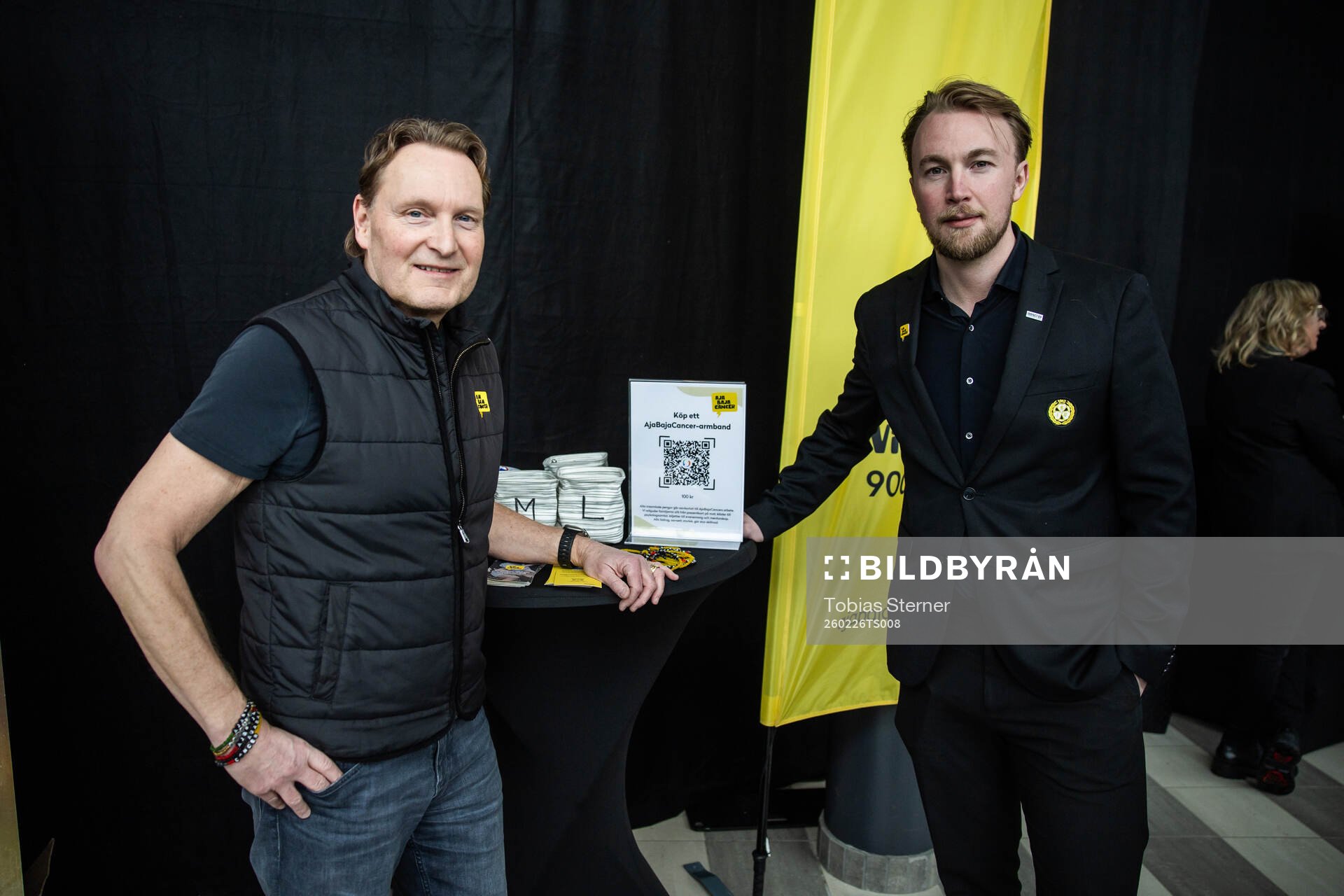 Representant från Ajabaja cancer med Jakob Westerlund,