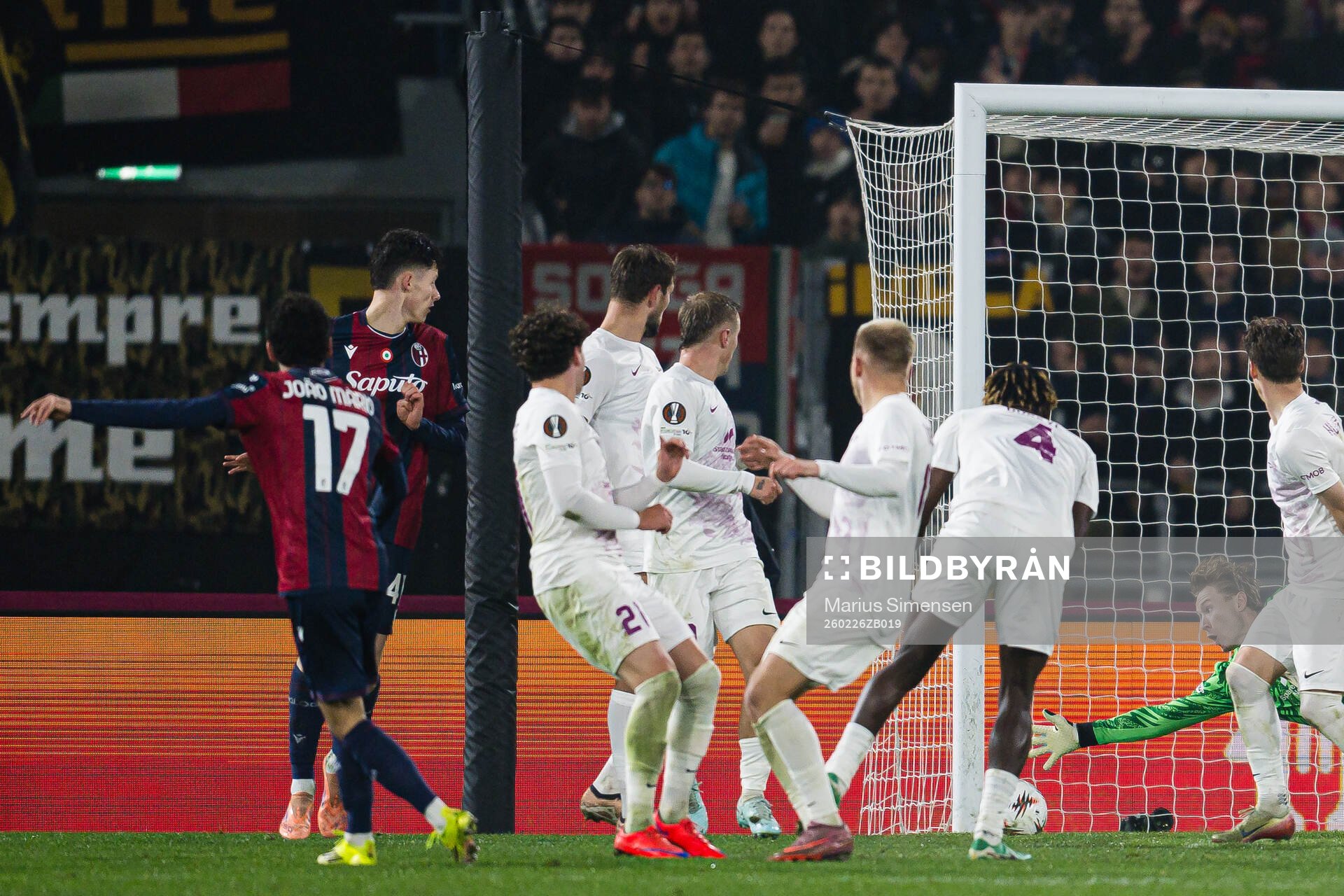 João Mário of Bologna scores the 1-0 goal behind