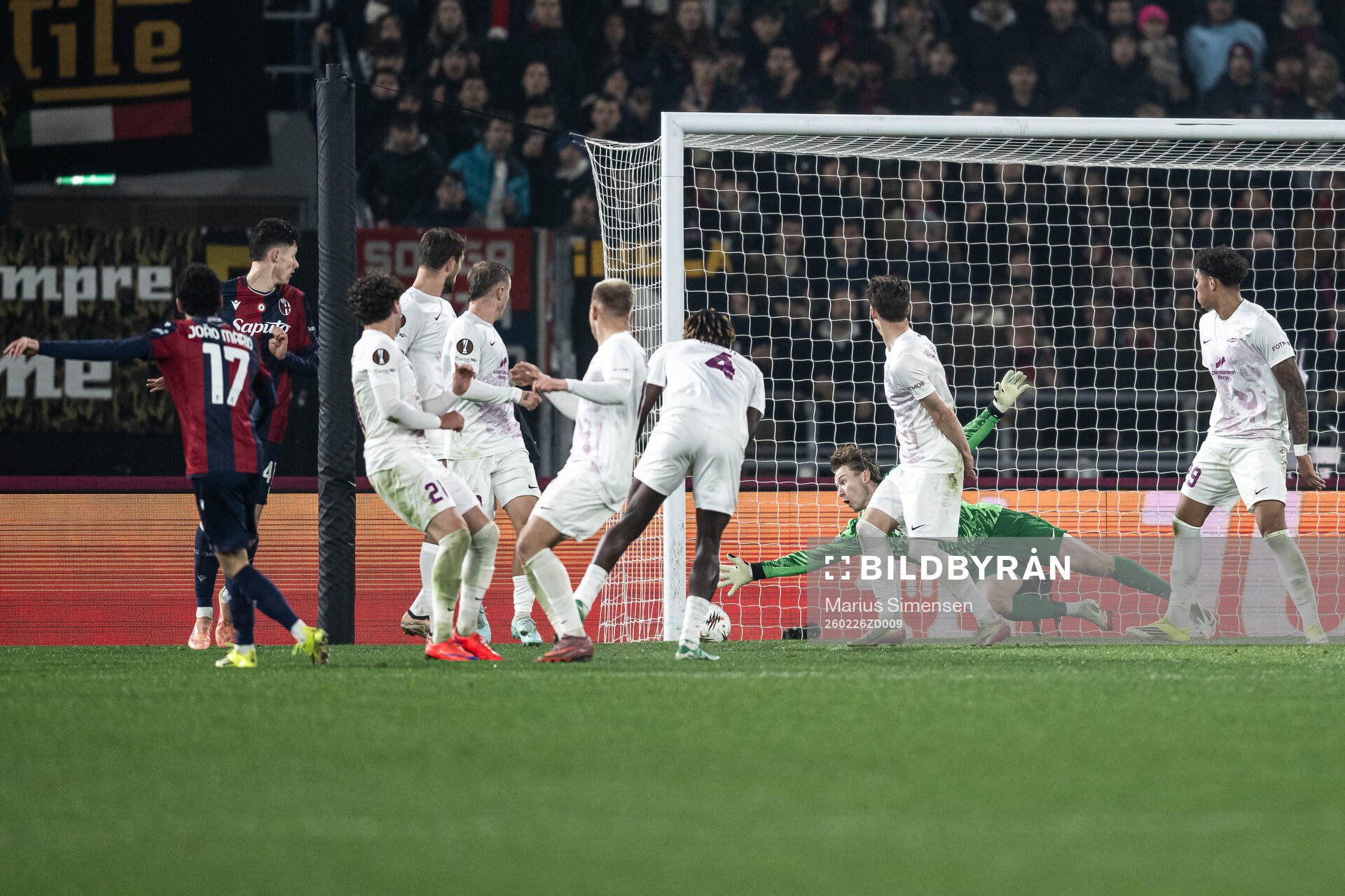 João Mário of Bologna scores the 1-0 goal behind