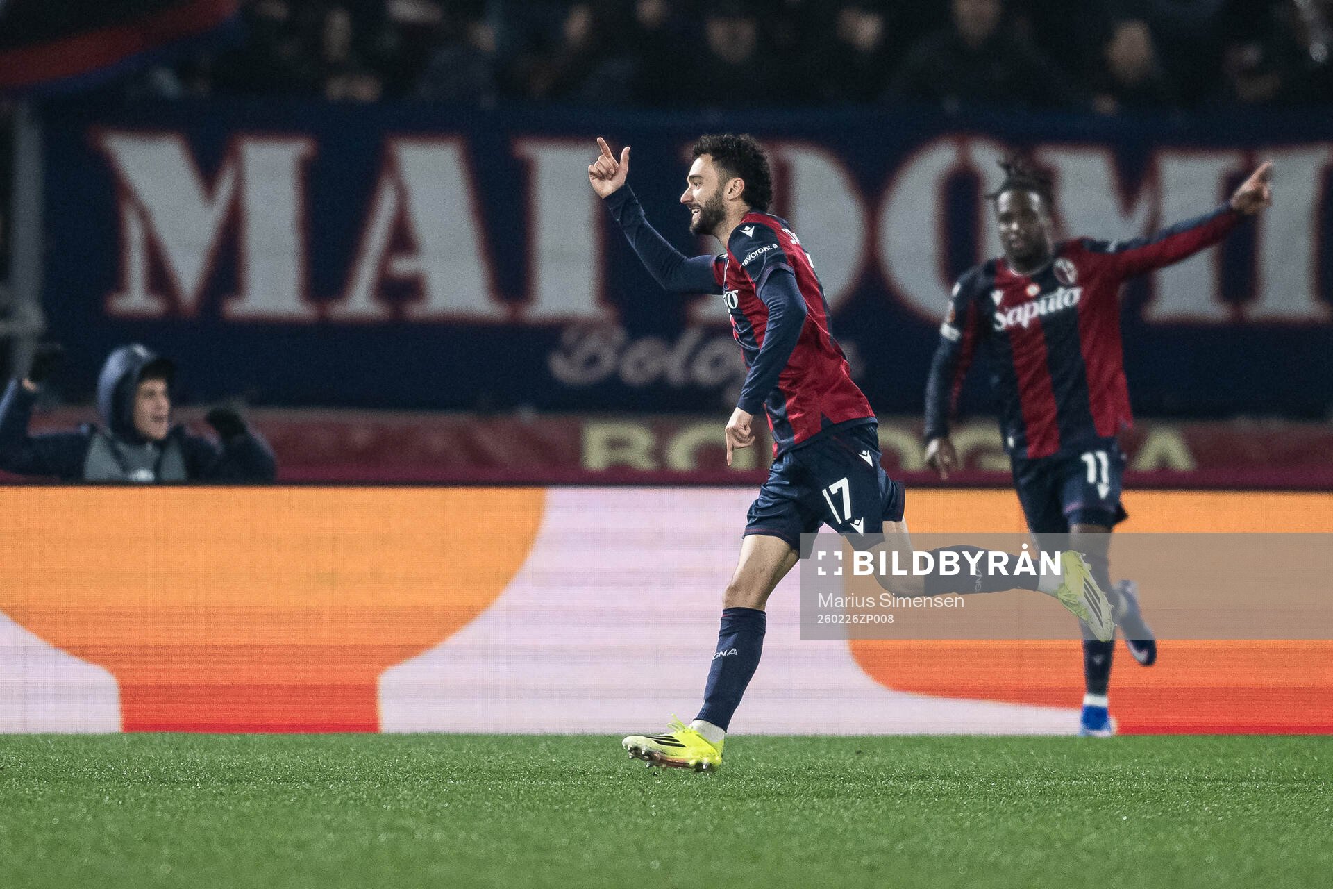 João Mário of Bologna celebrates