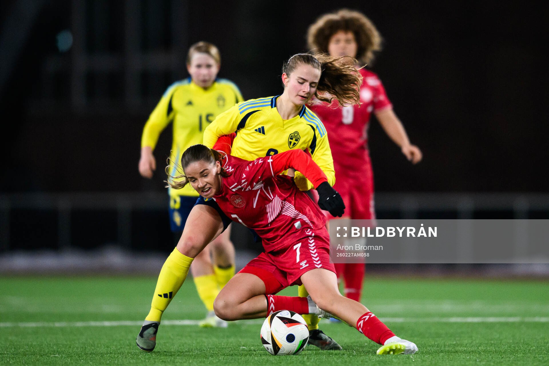Danmarks Josephine Behrmann Lamp och Sveriges Lina Selander