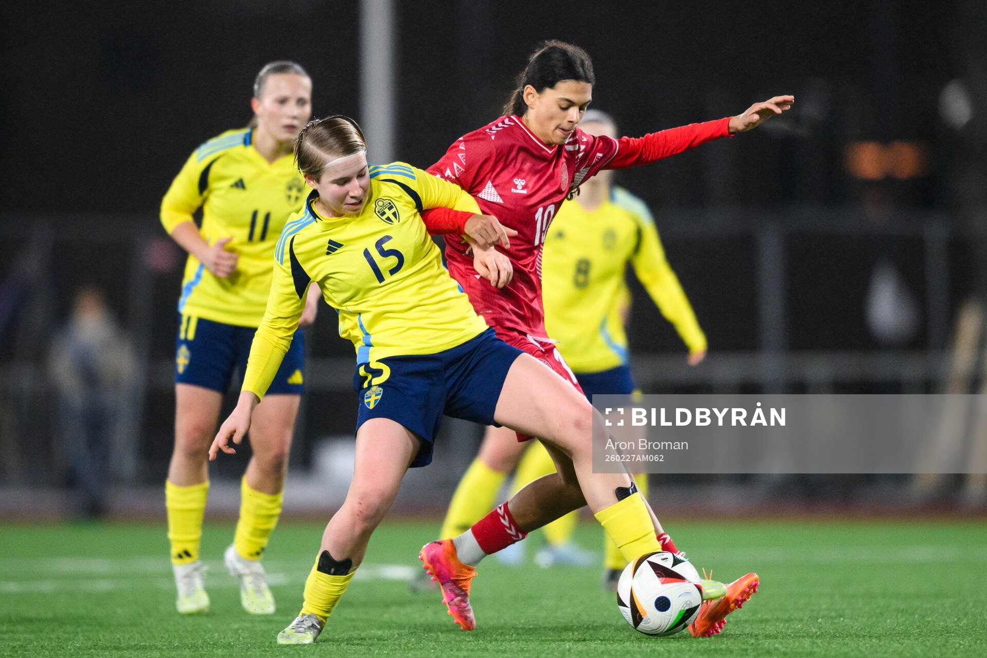 Sveriges Emilia Jägestedt Widstrand och Danmarks Mila