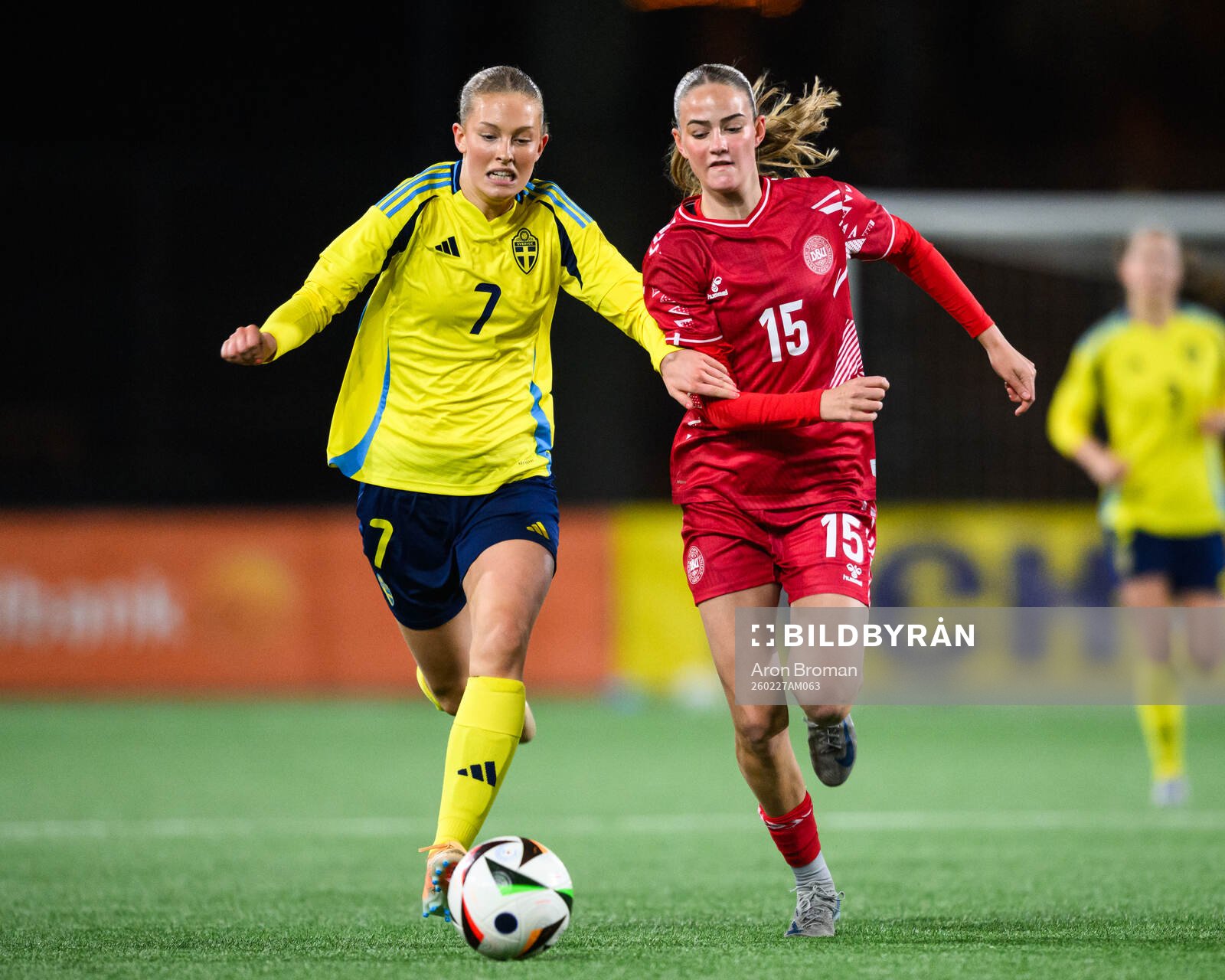Sveriges Stella Albinsson och Danmarks Mille Kjærgaard