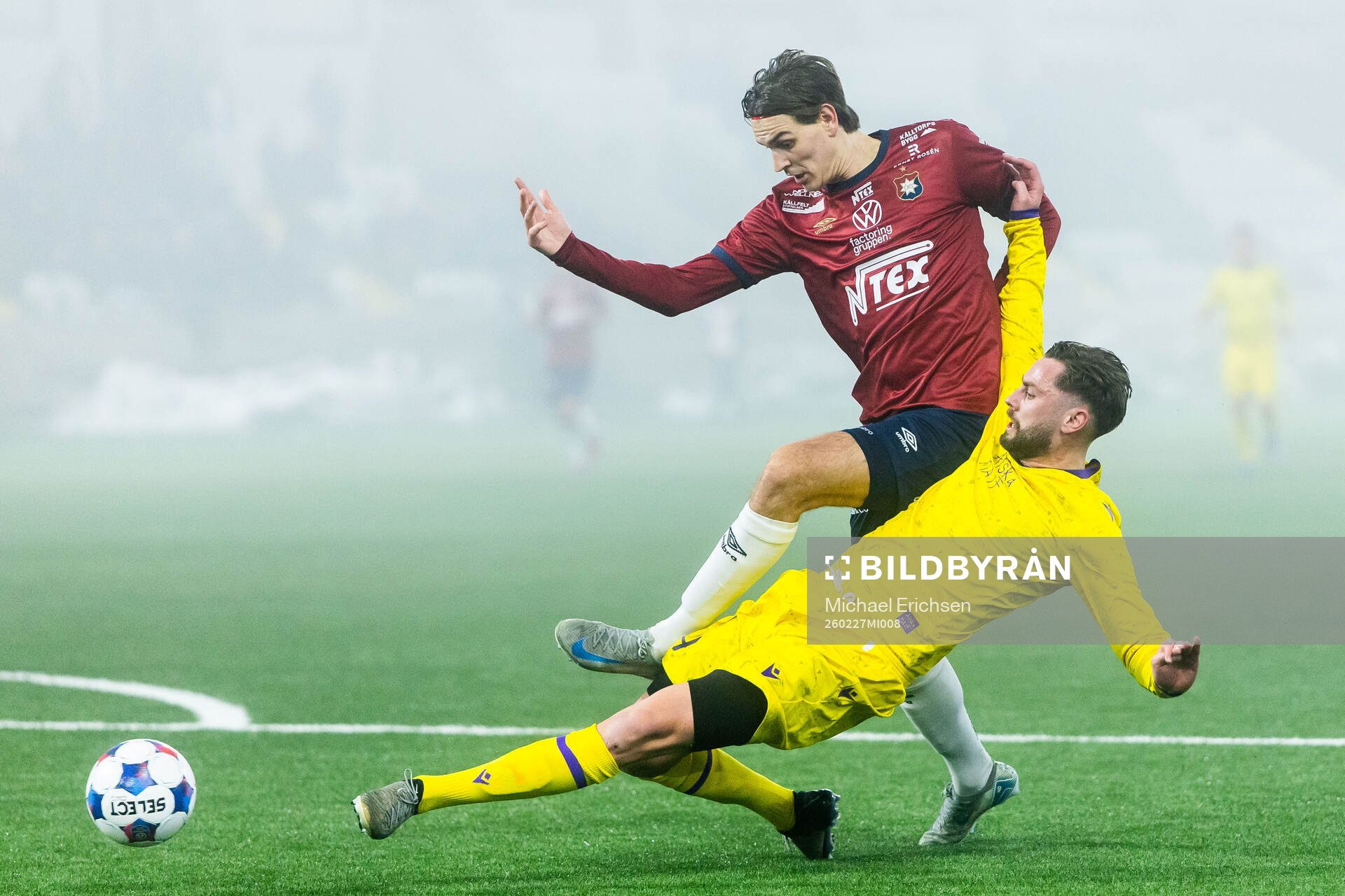 Örgrytes Noah Christoffersson och Mjällbys Axel Norén