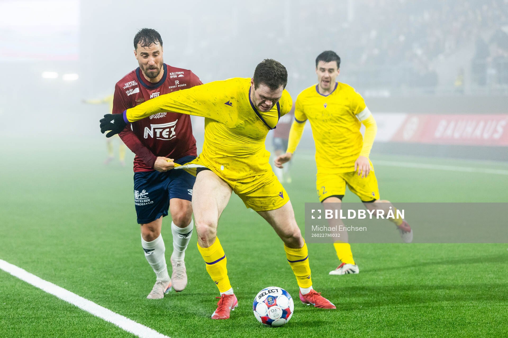 Örgrytes Jonathan Azulay och Mjällbys Jacob Bergström