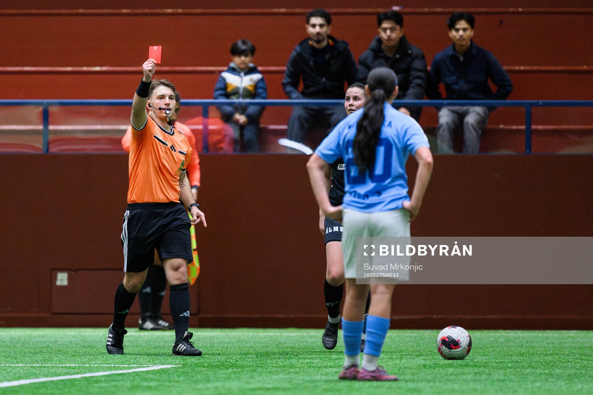 Malmö FFs Alexia Mitkovska får rött kort
