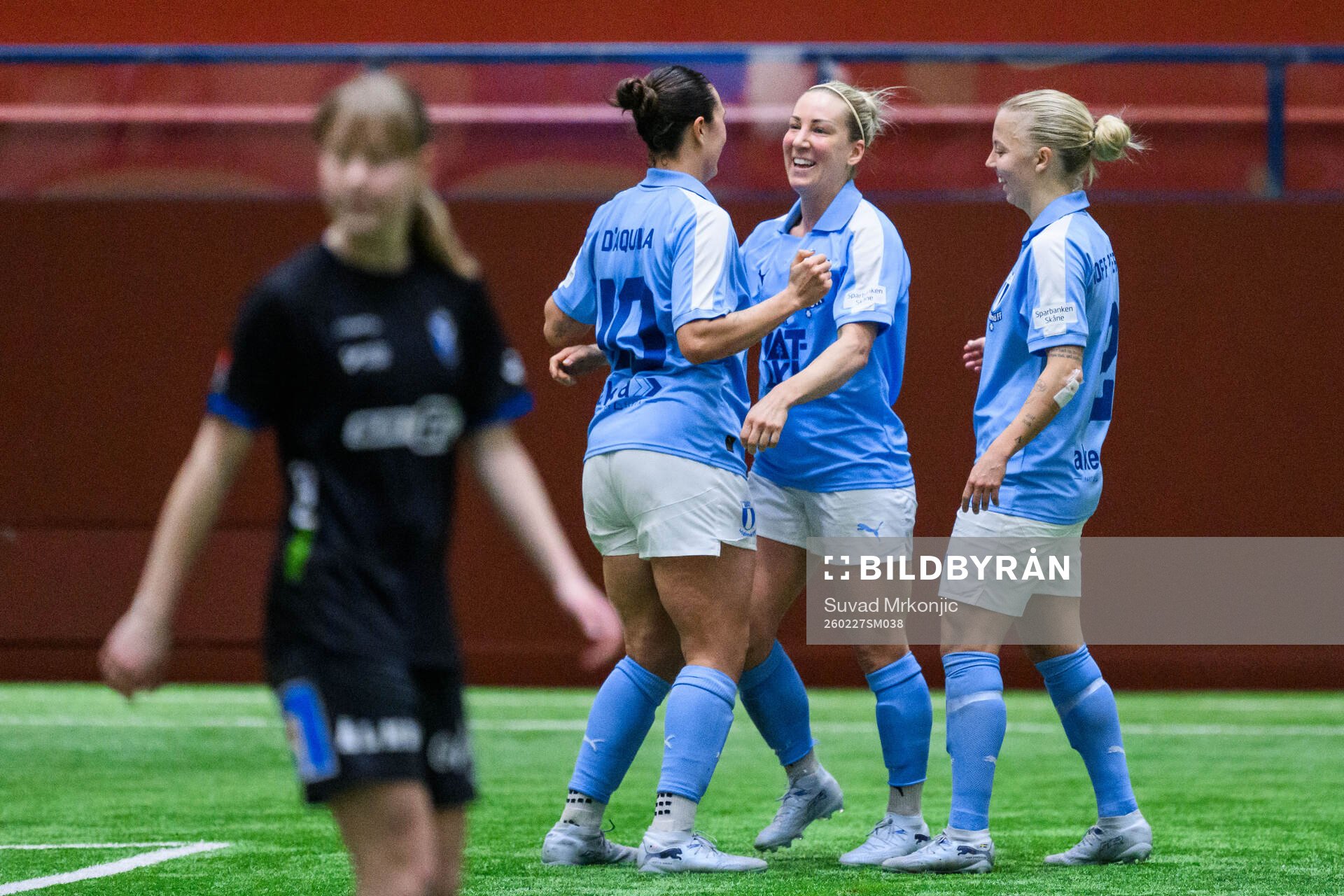 Malmö FFs Isabella D'Aquila jublar med lagkamrater
