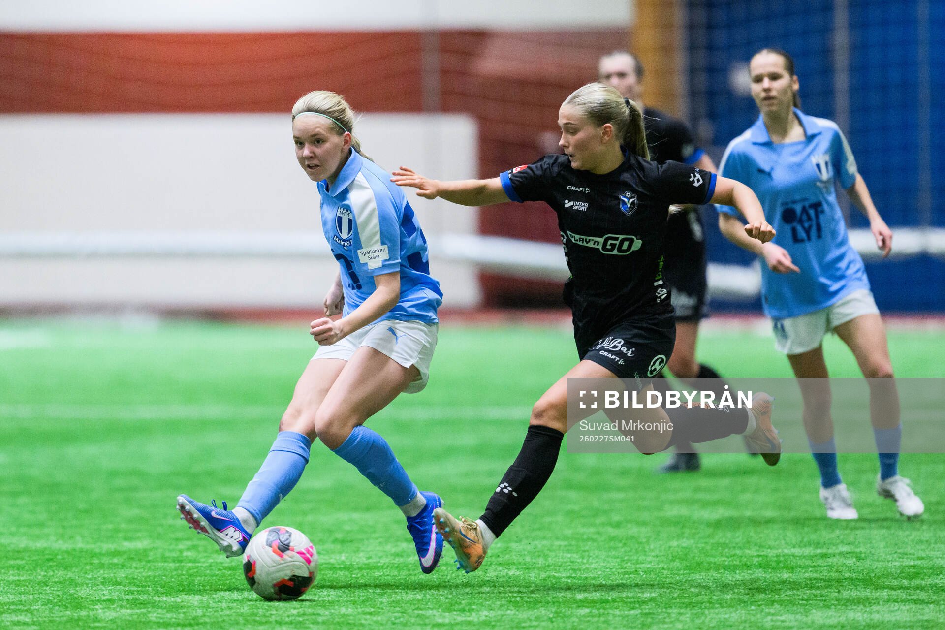 Malmö FFs Tilde Wahlgren och Växjö DFFs Tilda Sandén