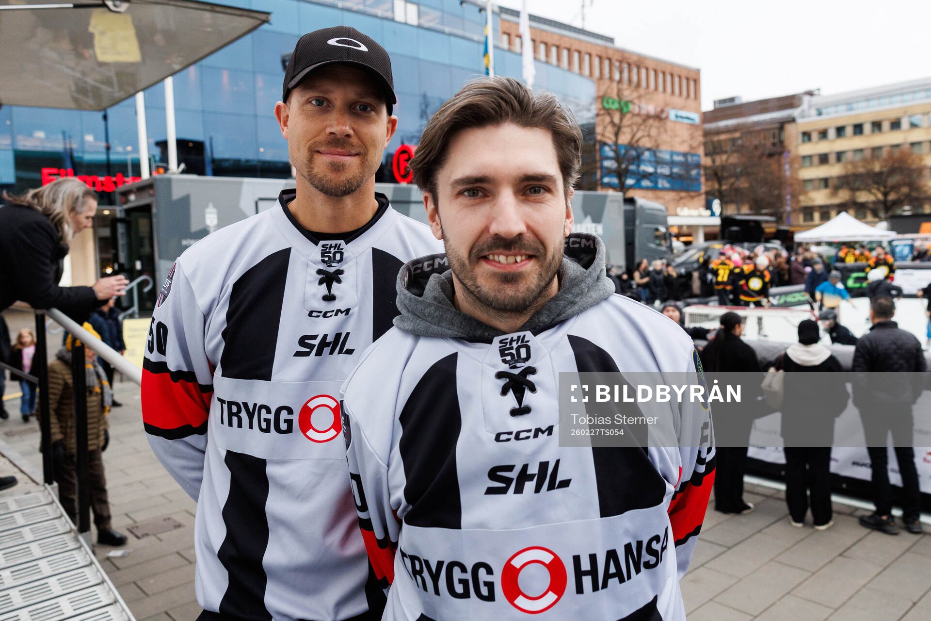 Domare Andreas Harnebring och Mattias Enroth