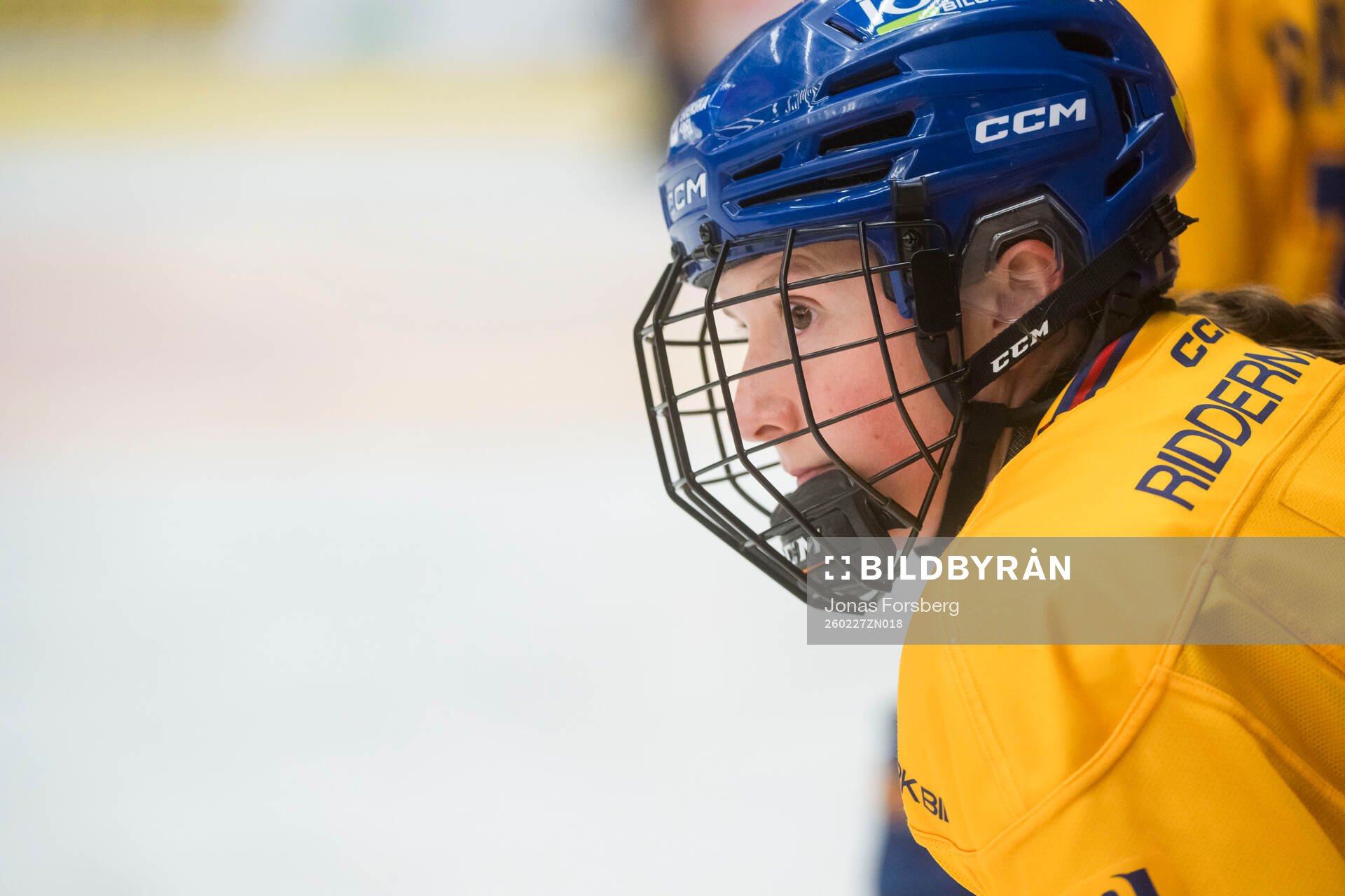 Djurgårdens Tiffany Hill innan ishockeymatchen i SDHL