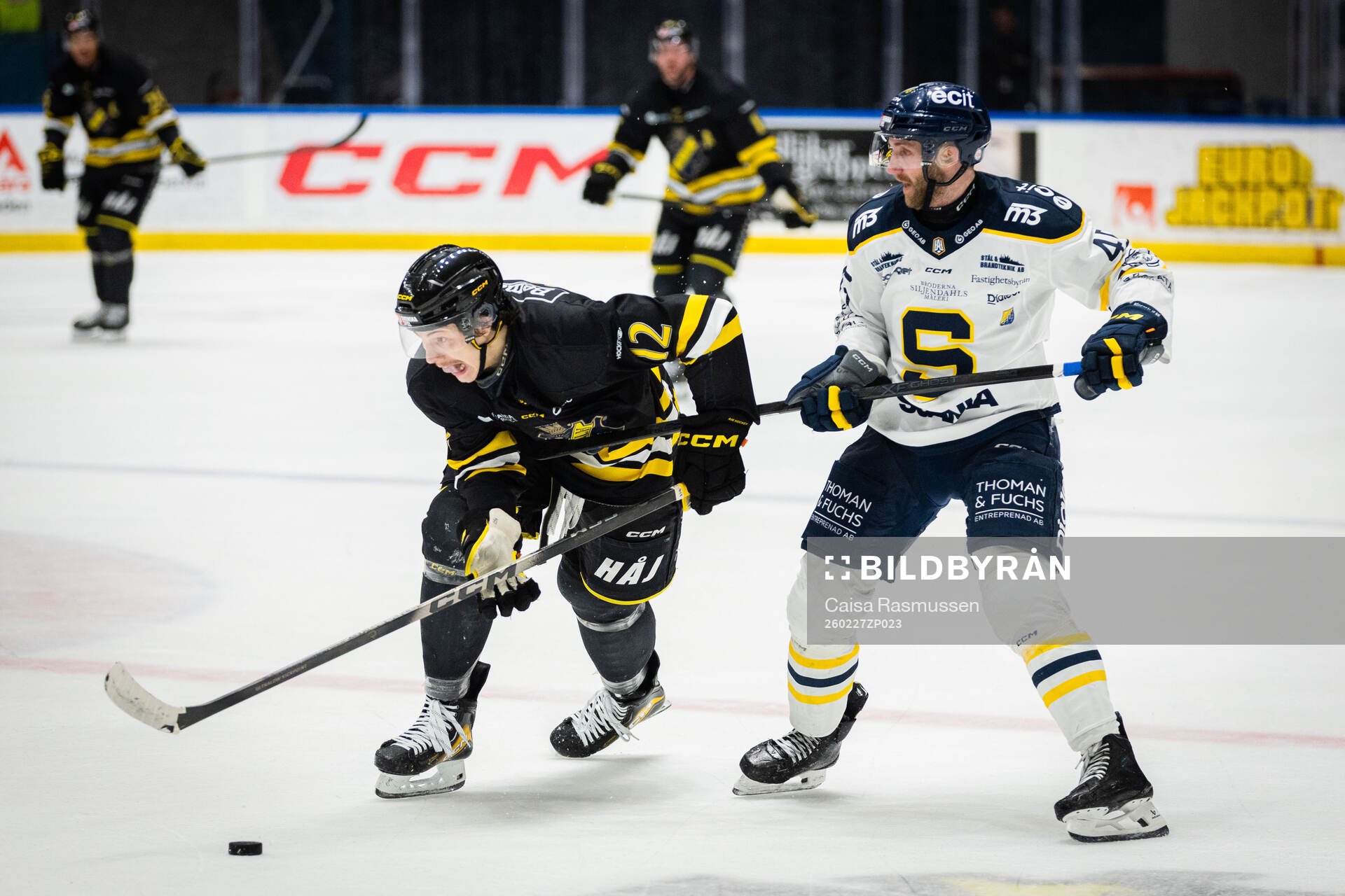 AIKs Scott Pooley och Södertäljes Sebastian Dyk