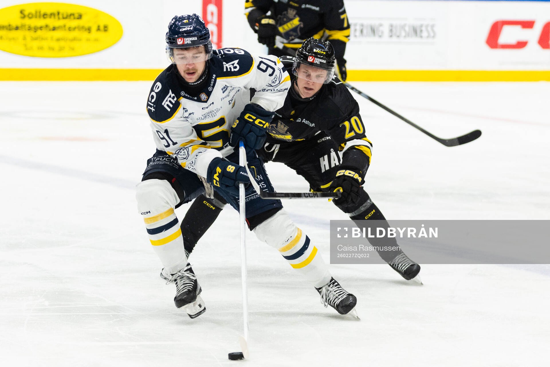Södertäljes Andrew Vanderbeck och AIKs Rasmus Rudslätt