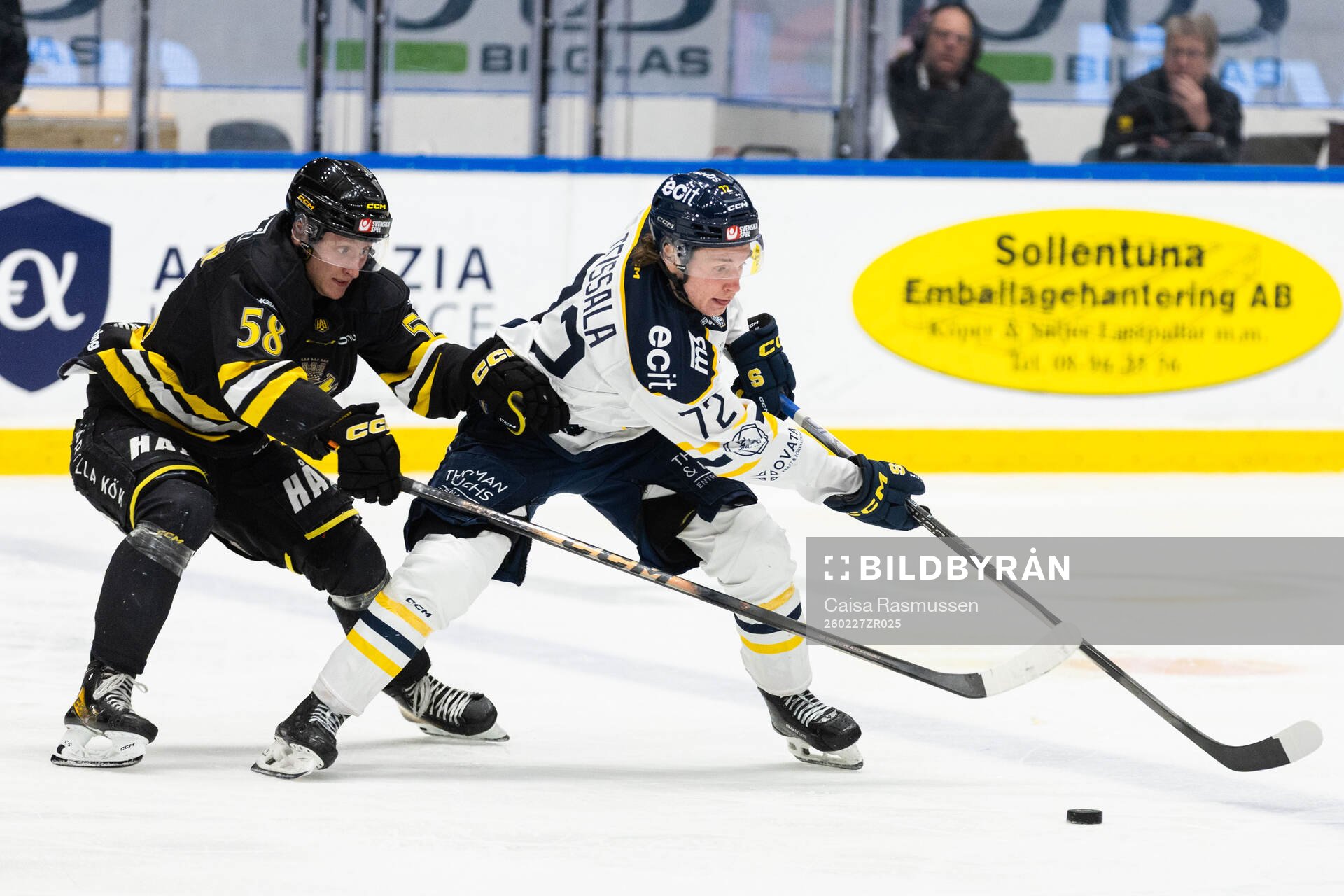 AIKs Oskar Magnusson och Södertäljes Leevi Teissala