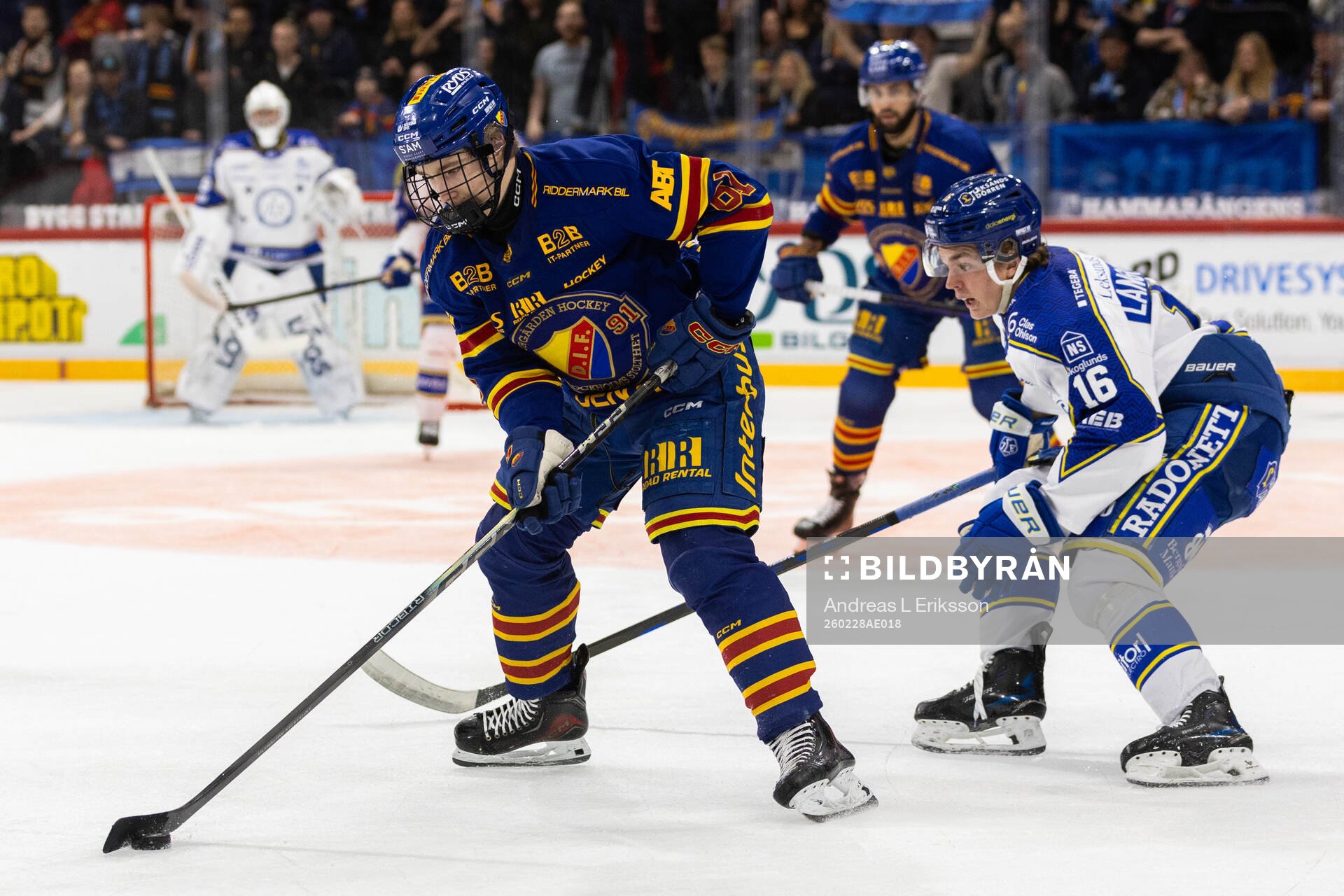 Djurgårdens Viggo Björck and Leksands Rocky Langvardt