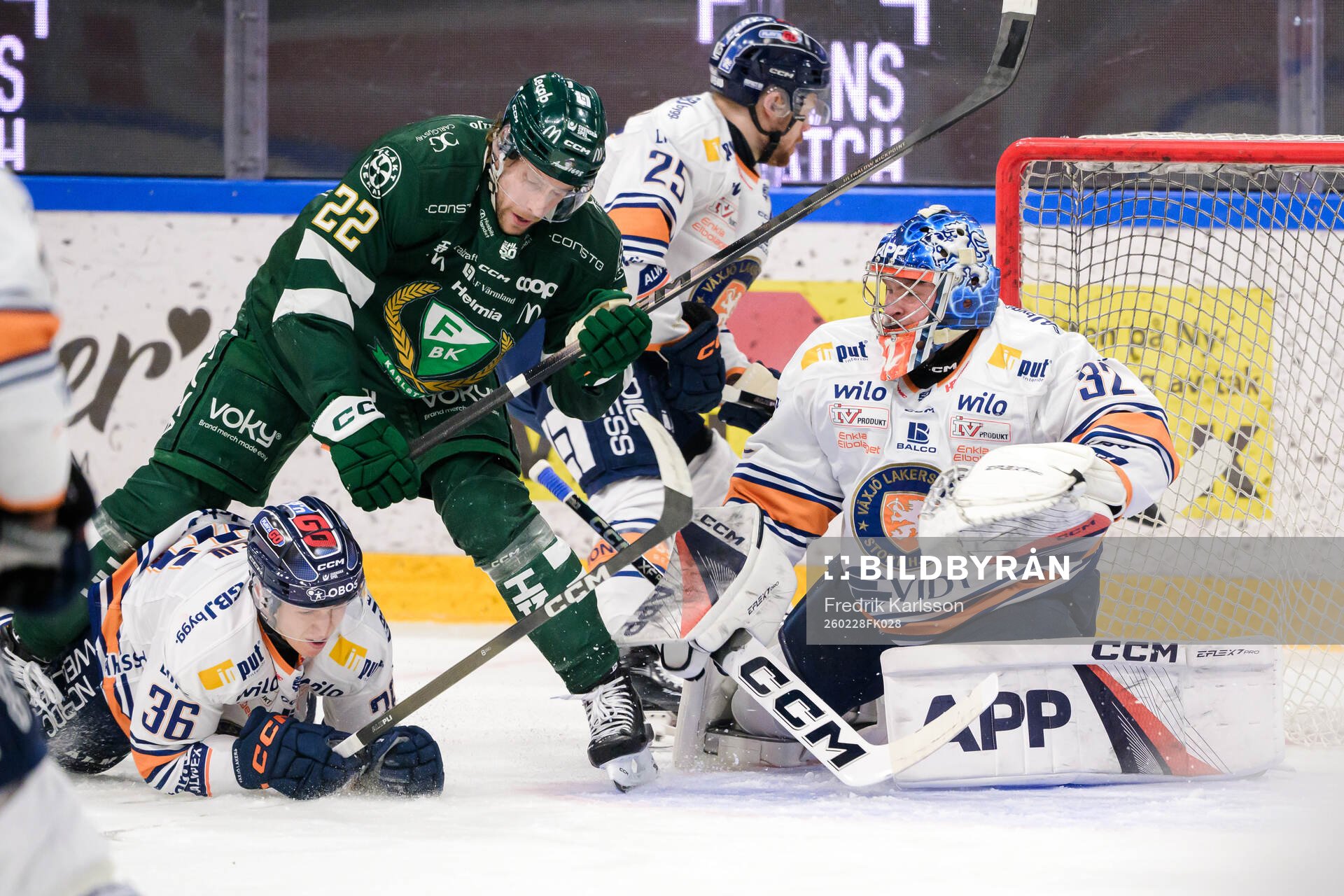 Växjös Elias Rosén och målvakt Ludvig Persson