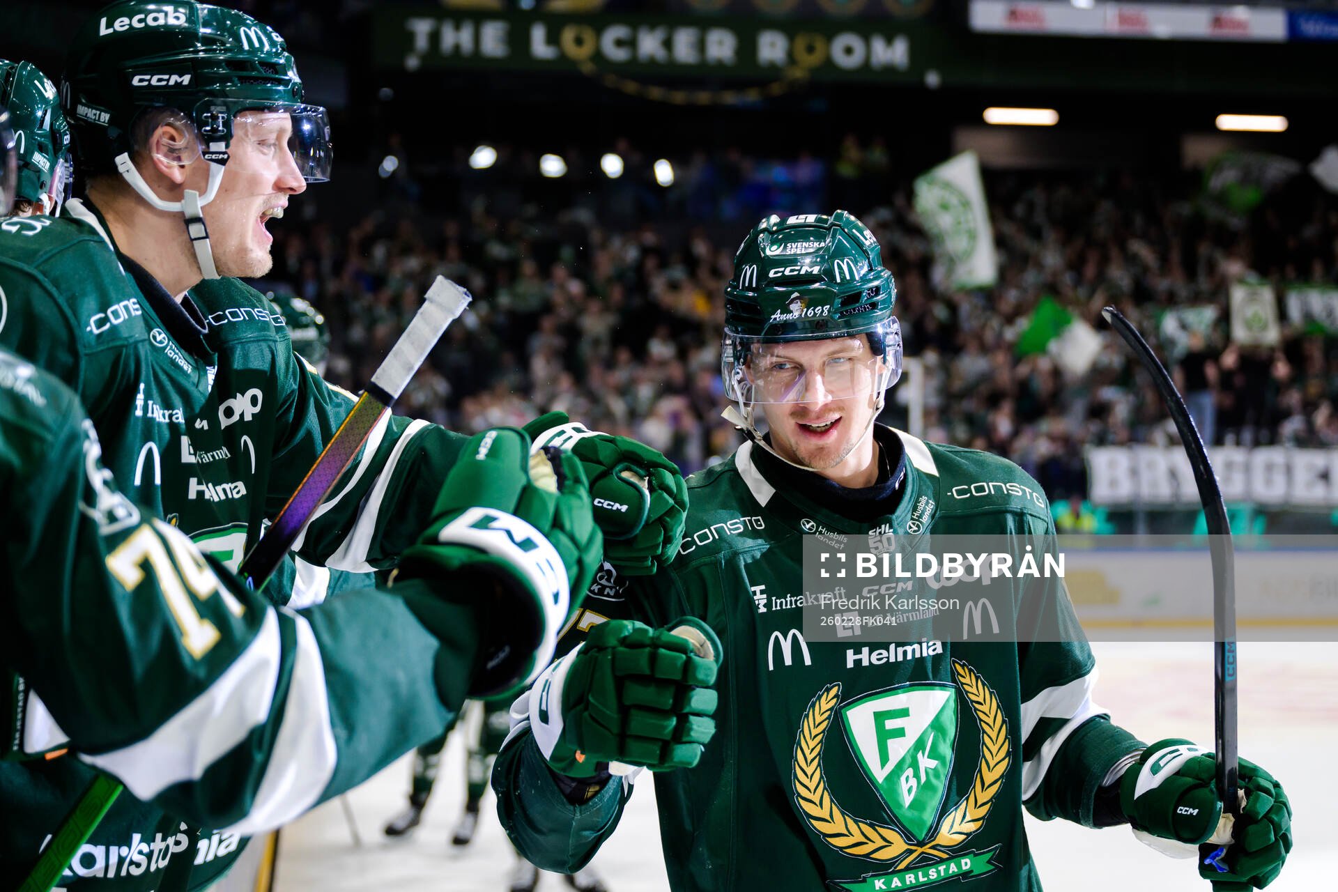 Färjestads Adam Ollas Mattsson jublar