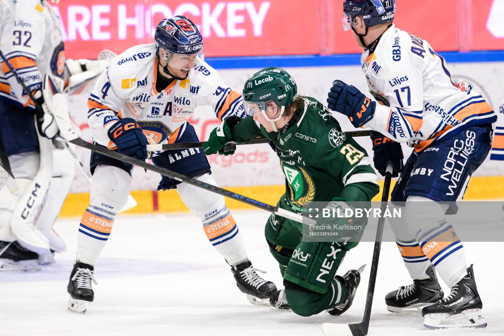Växjös Keegan Lowe och Färjestads Oskar Steen